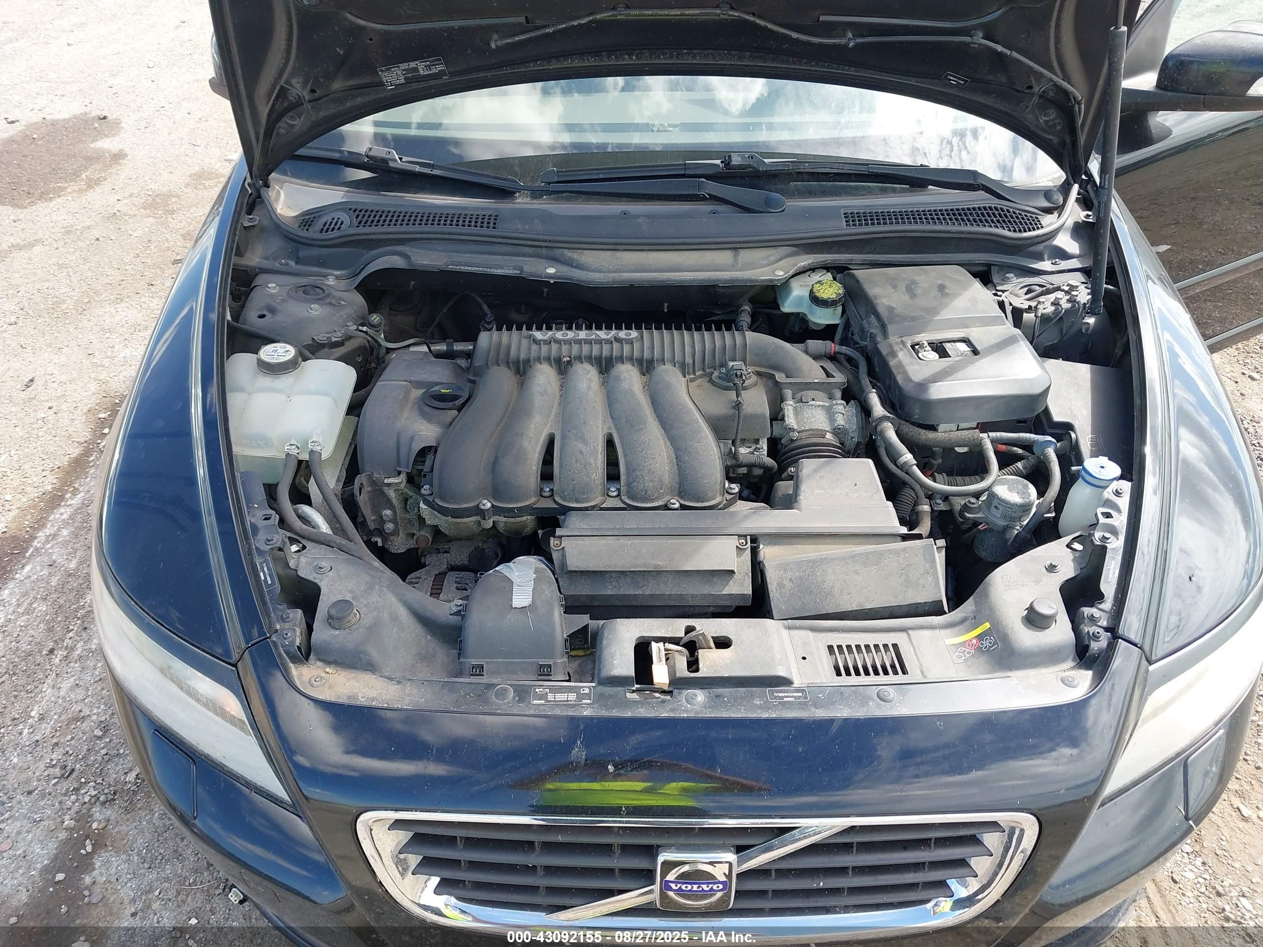 VOLVO S40 image 10