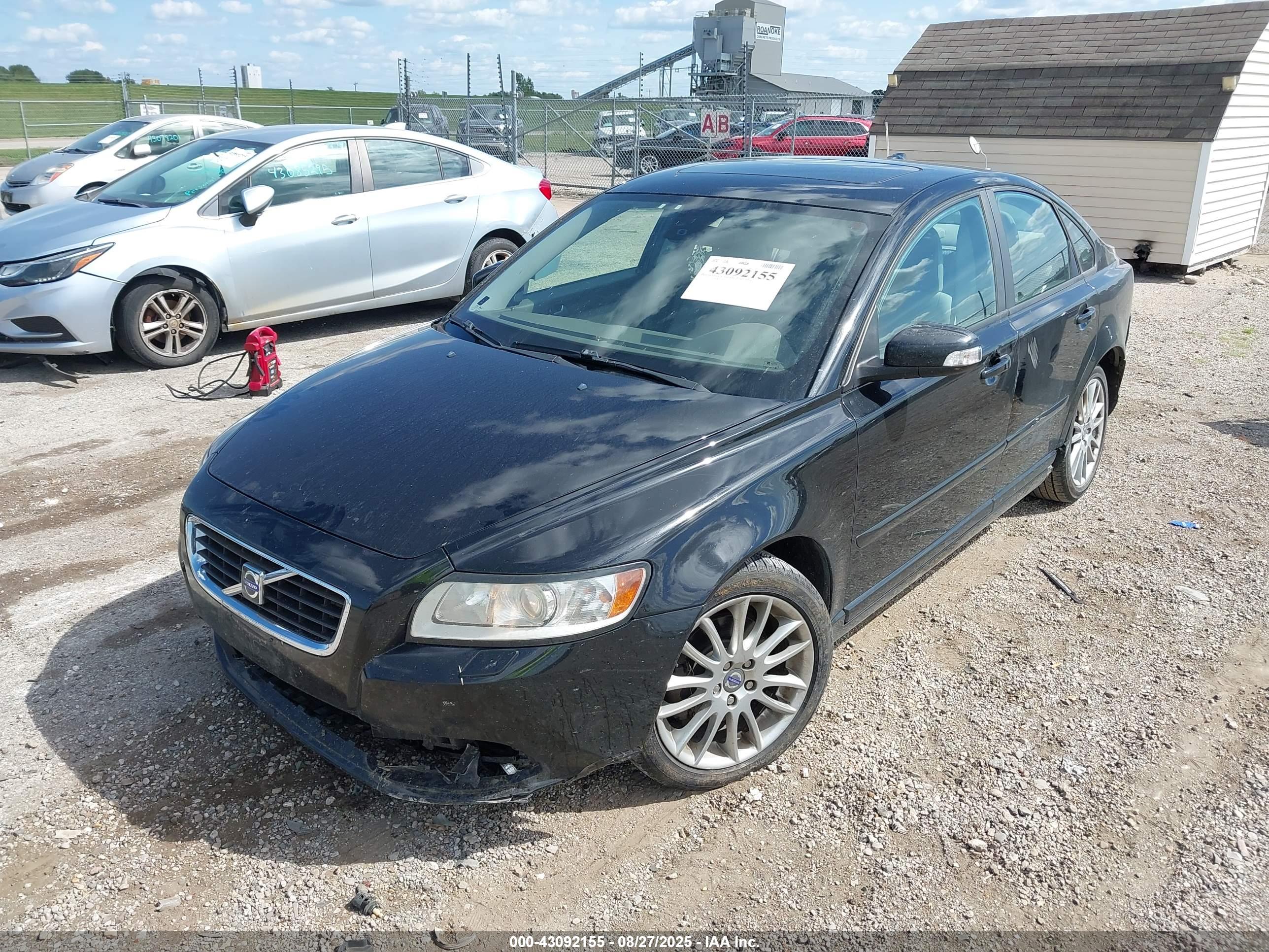 VOLVO S40 image 2