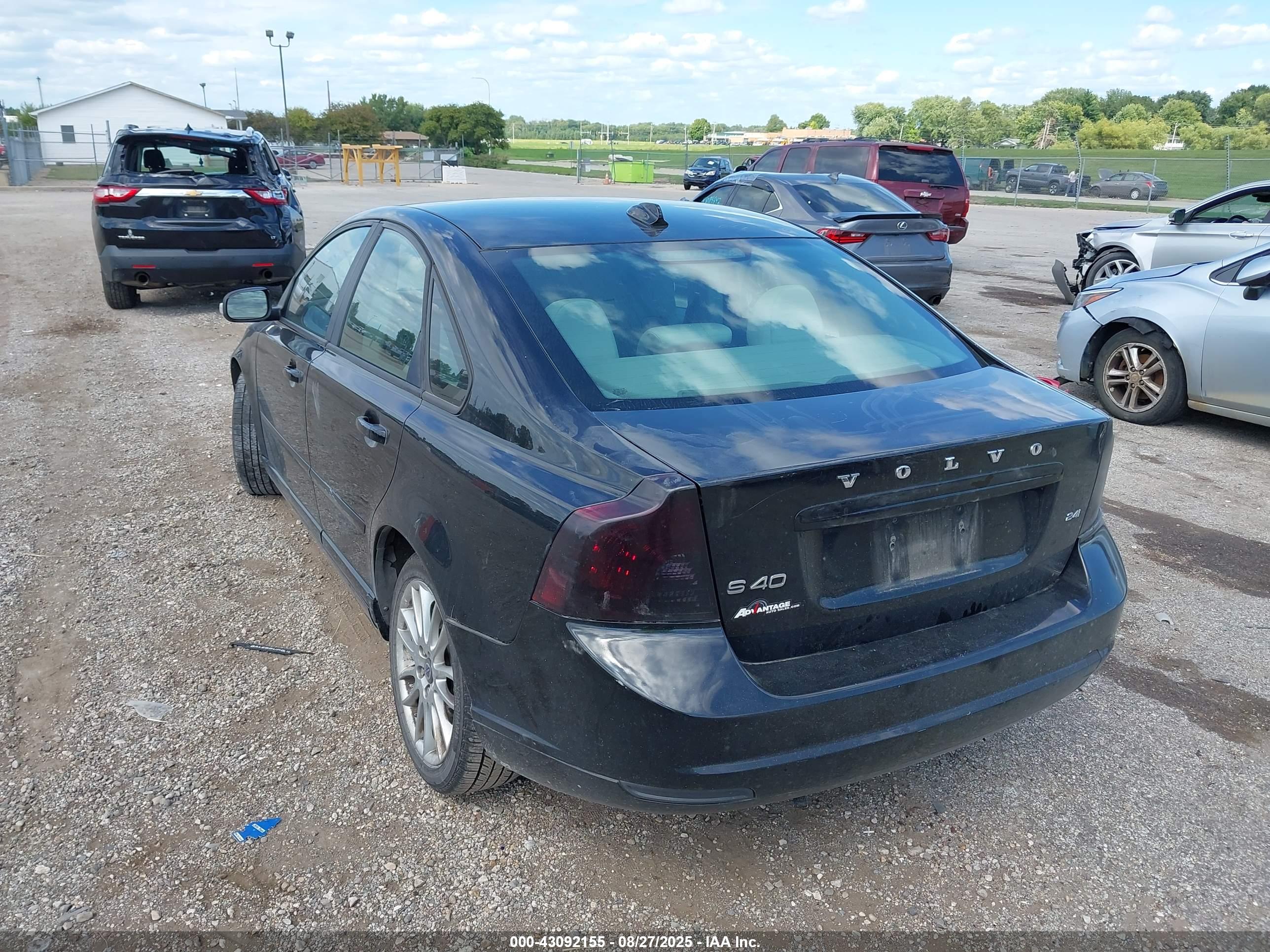VOLVO S40 image 3