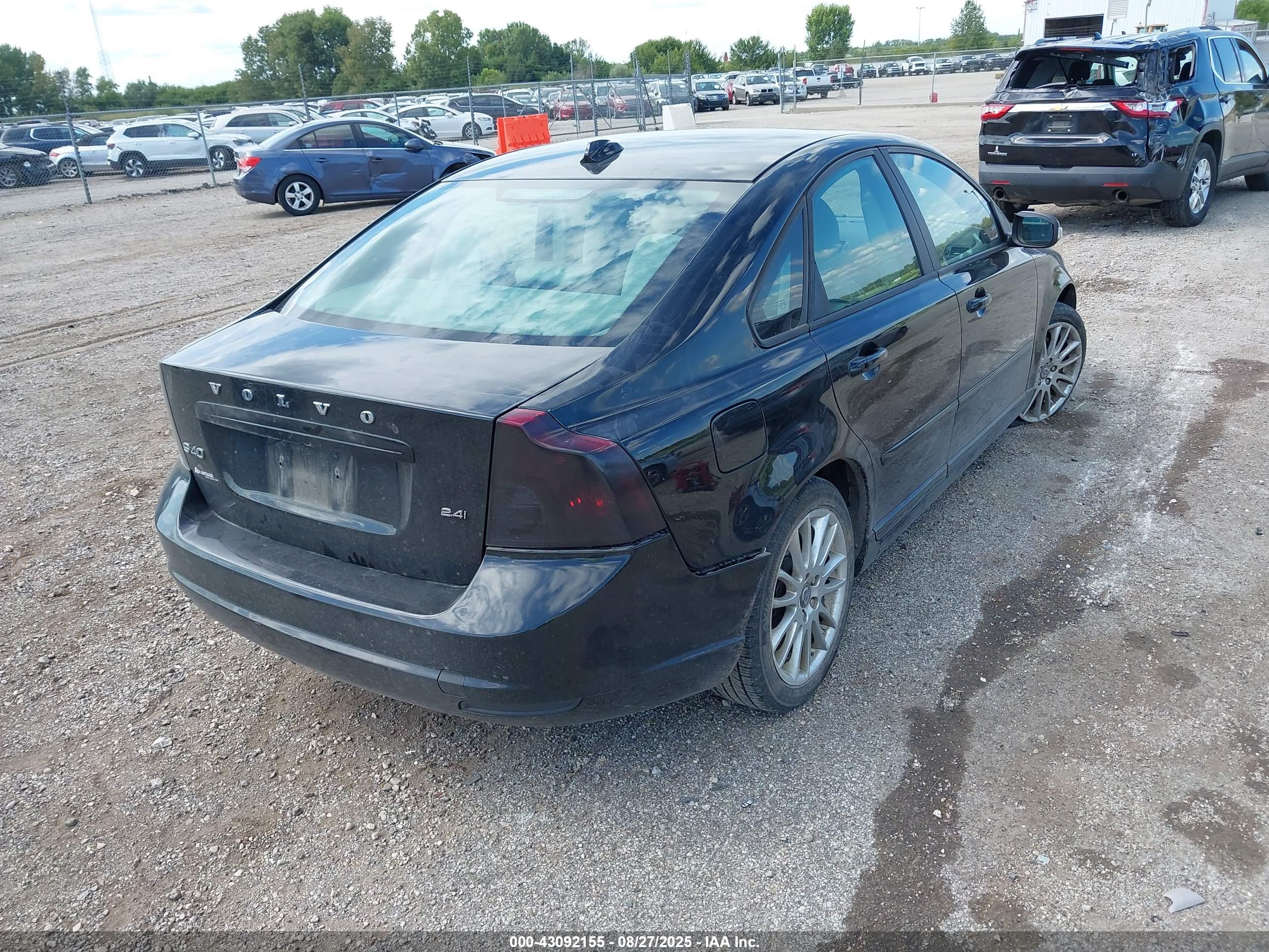 VOLVO S40 image 4