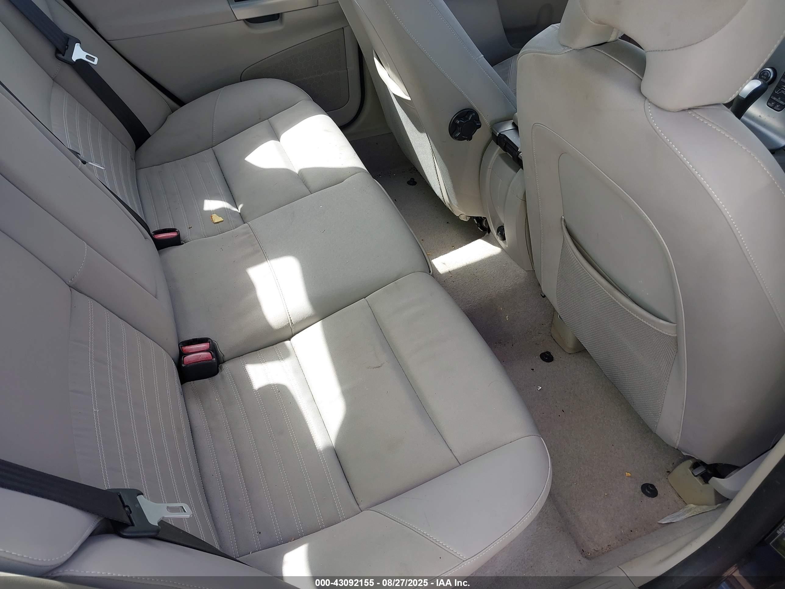 VOLVO S40 image 8