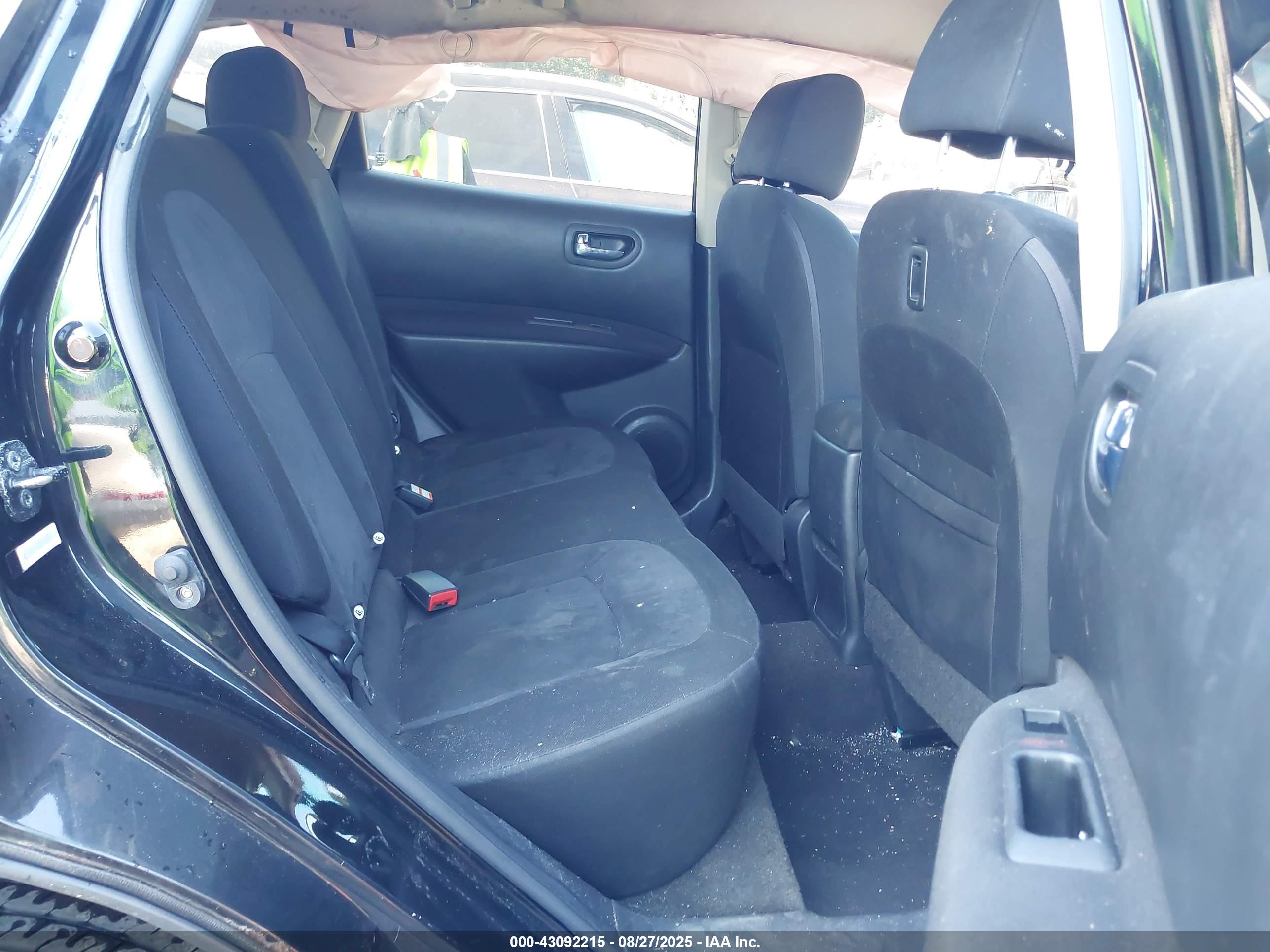 NISSAN ROGUE image 8