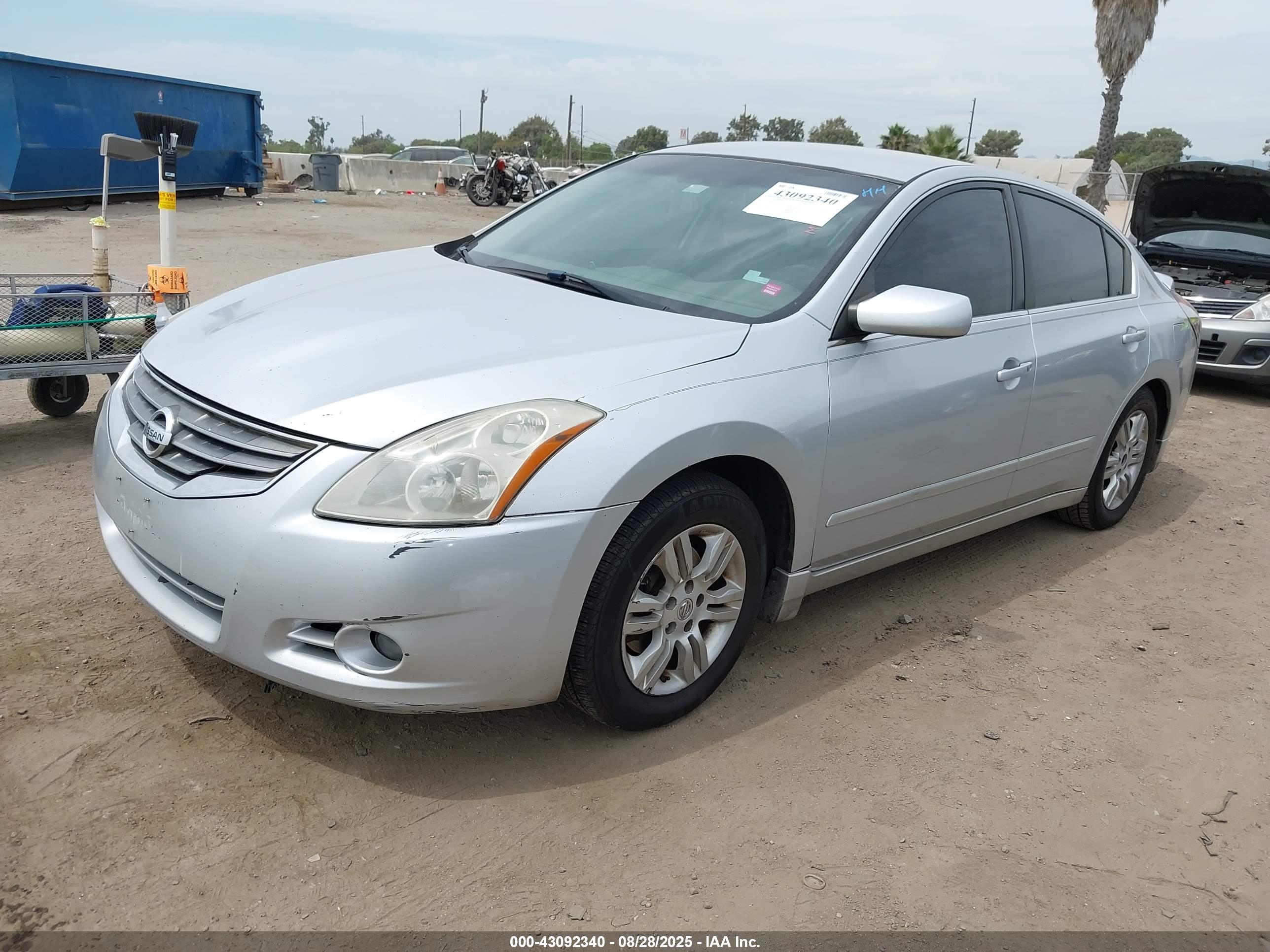 NISSAN ALTIMA image 2