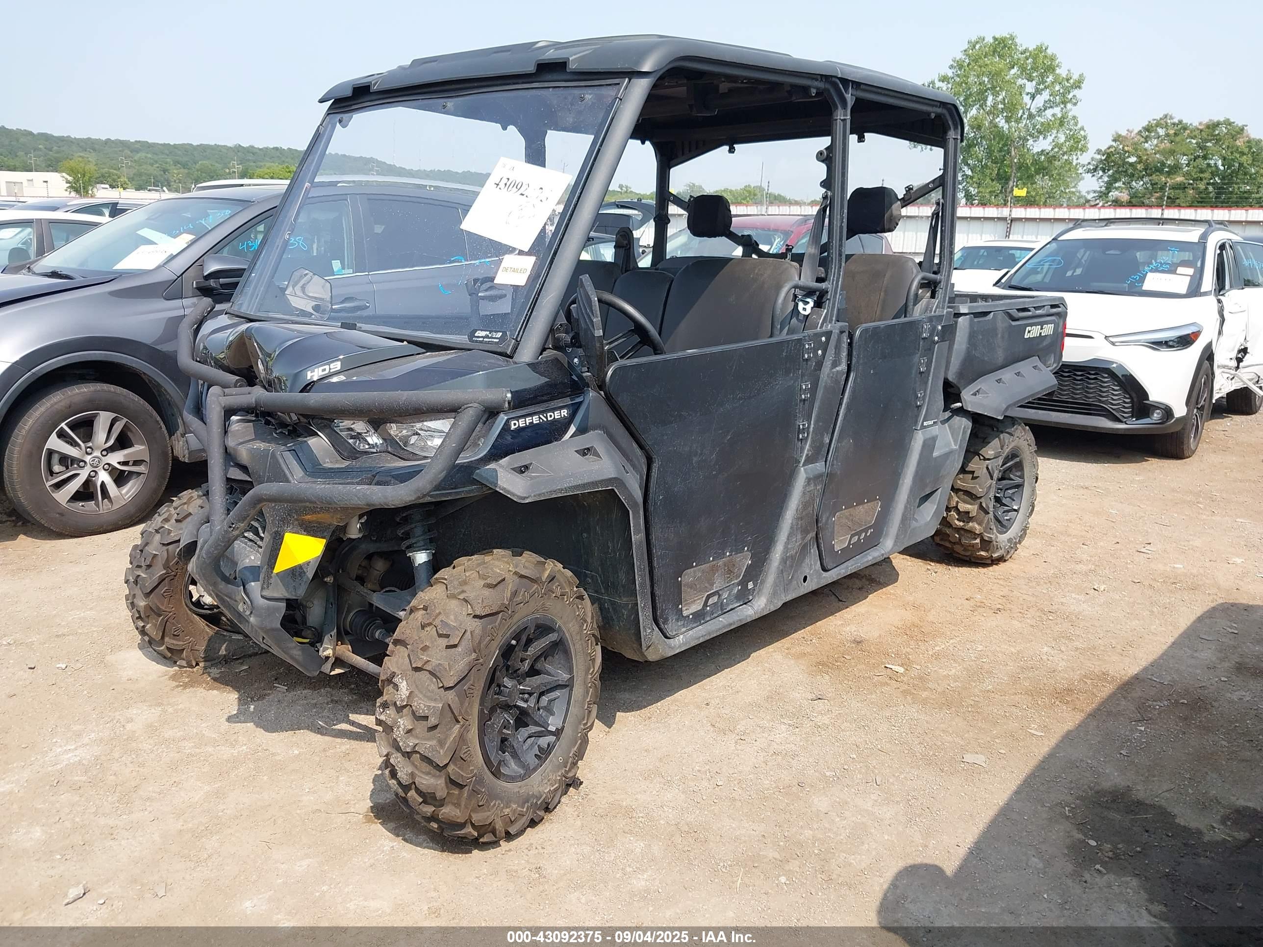 CAN-AM DEFENDER image 2