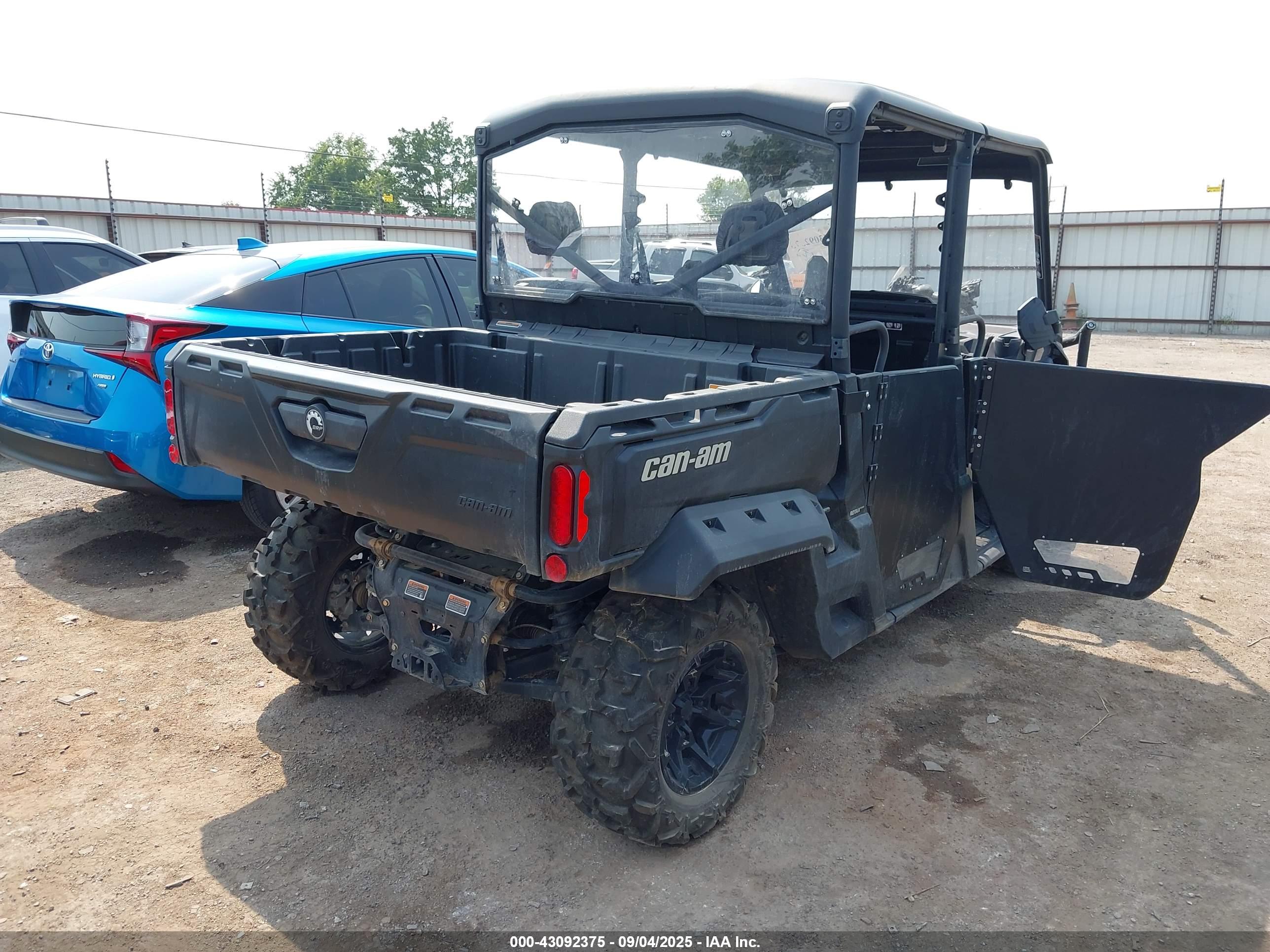 CAN-AM DEFENDER image 4
