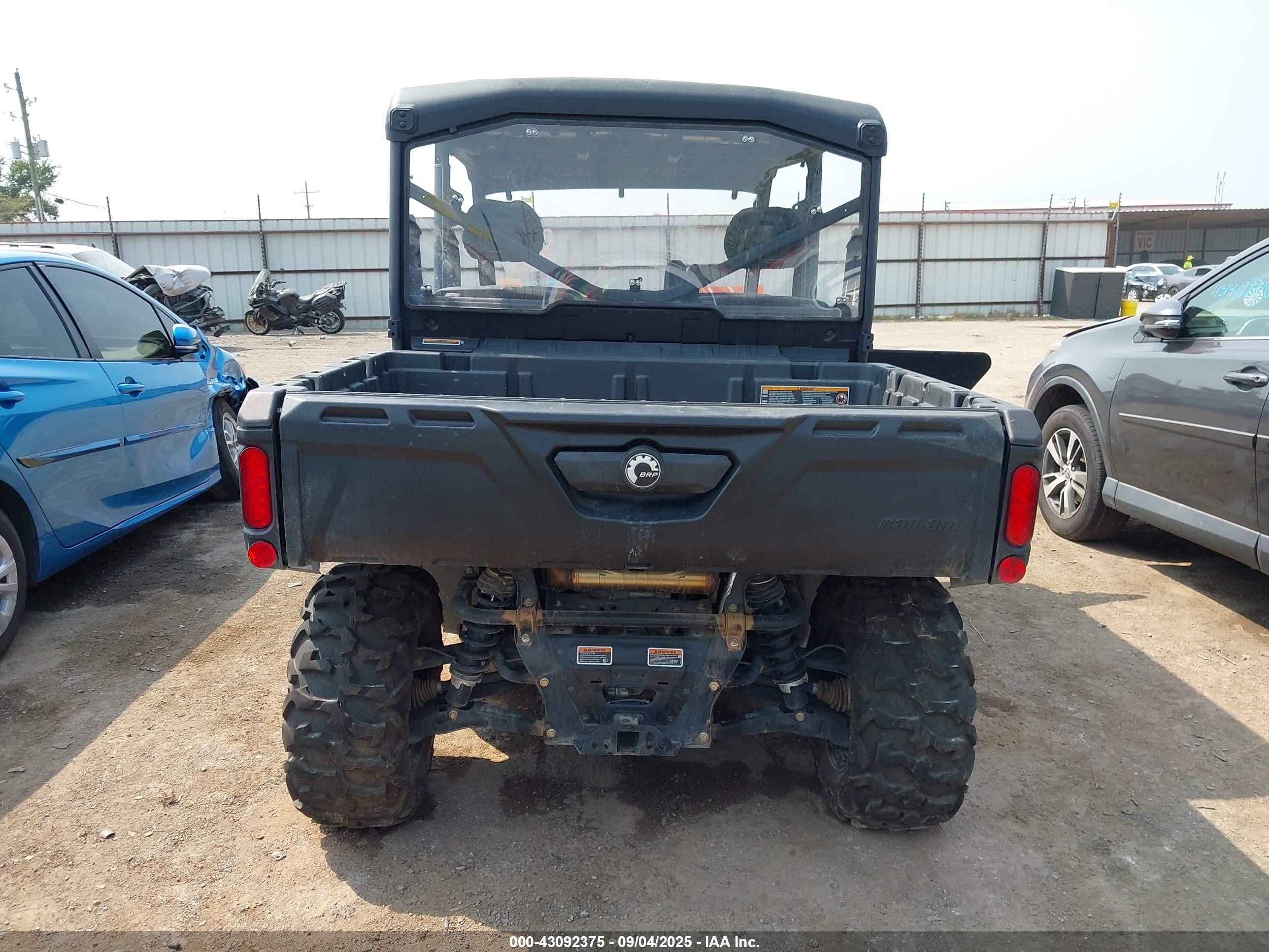 CAN-AM DEFENDER image 6