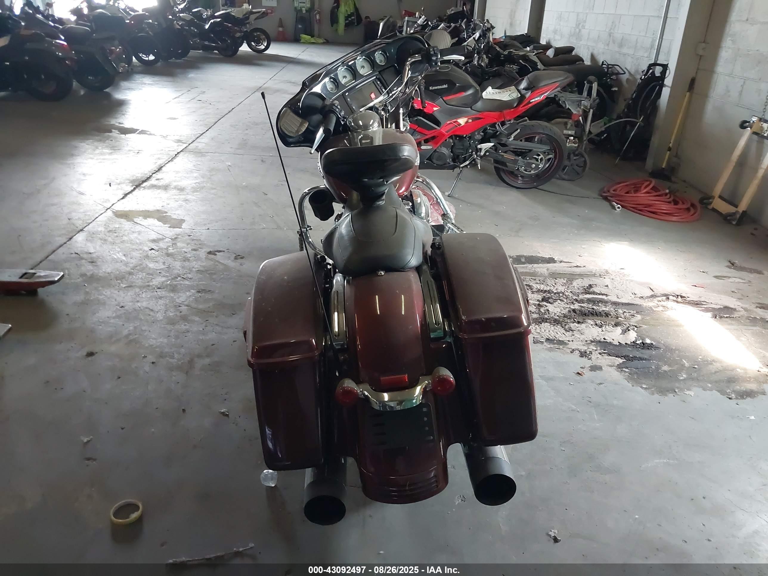 HARLEY-DAVIDSON FLHXS image 6
