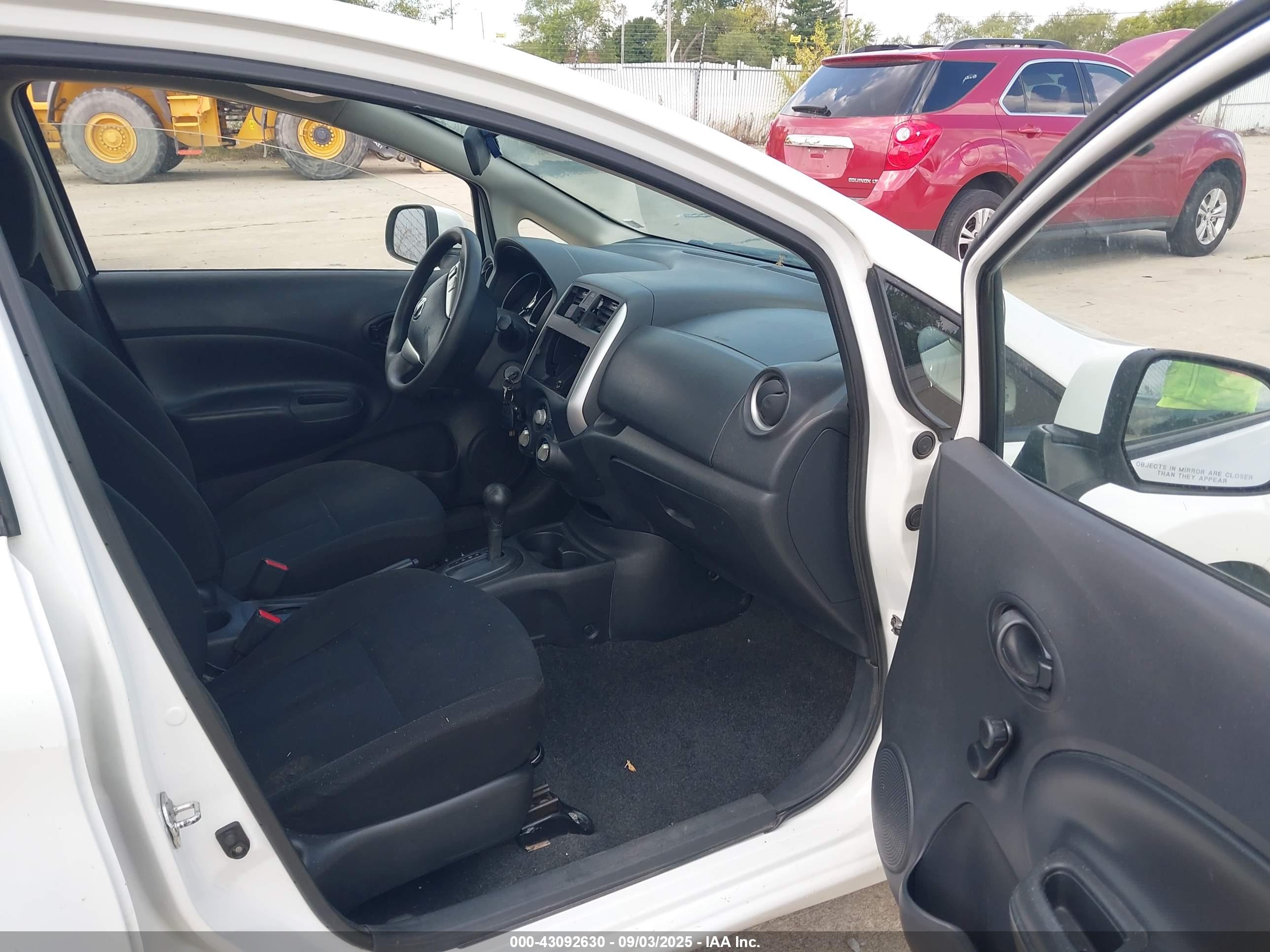 NISSAN VERSA image 5