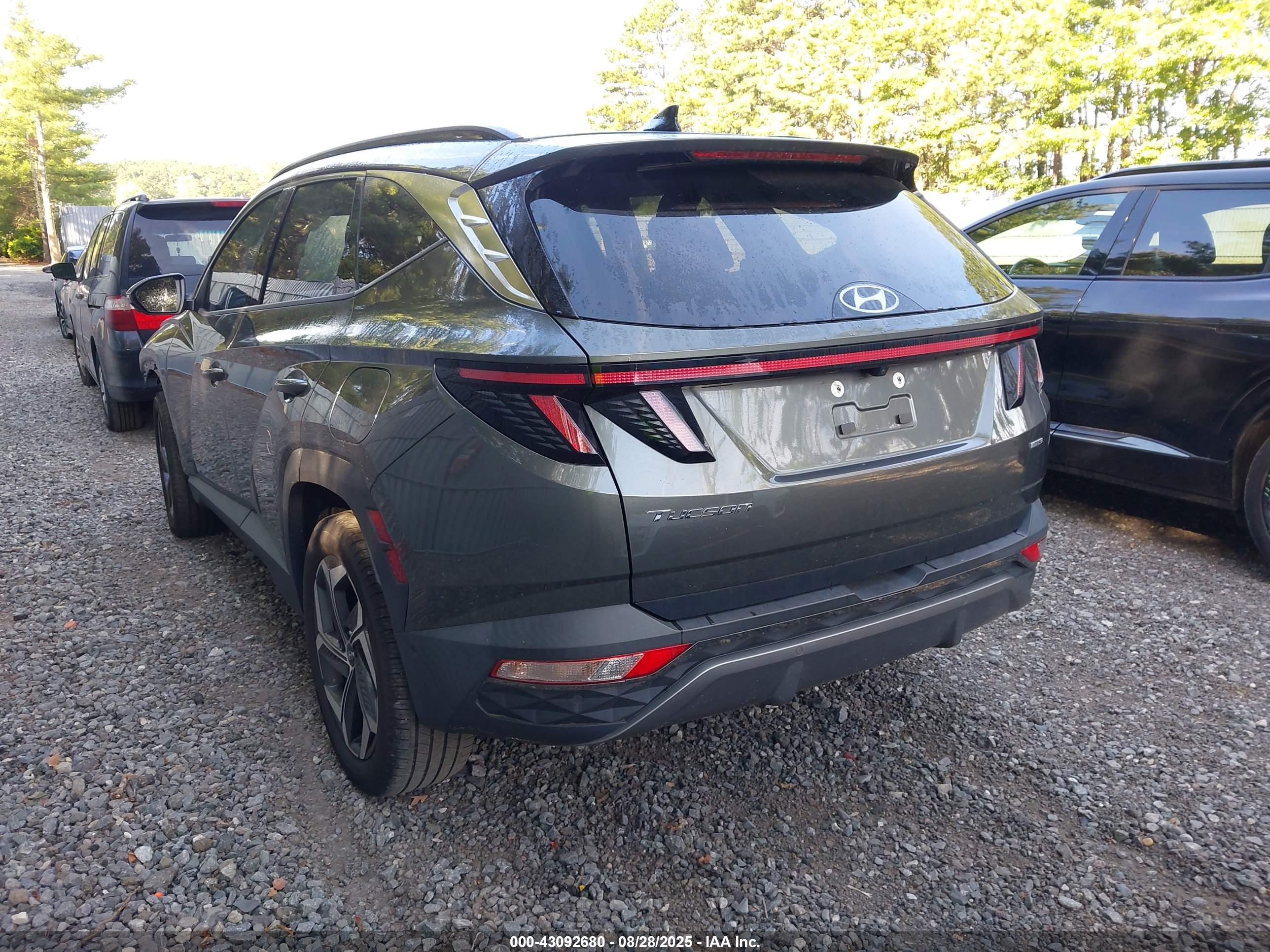 HYUNDAI TUCSON image 3