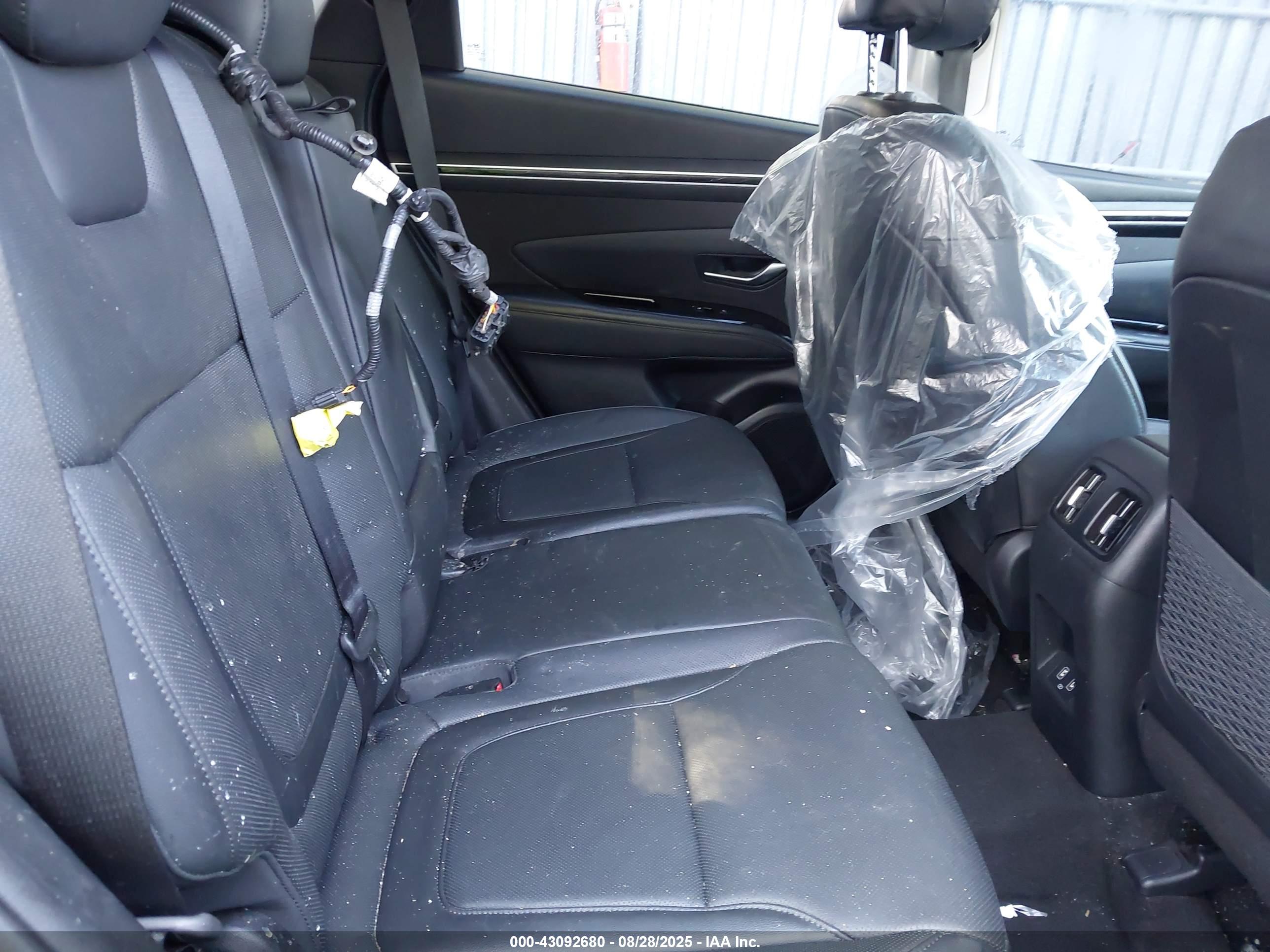 HYUNDAI TUCSON image 8