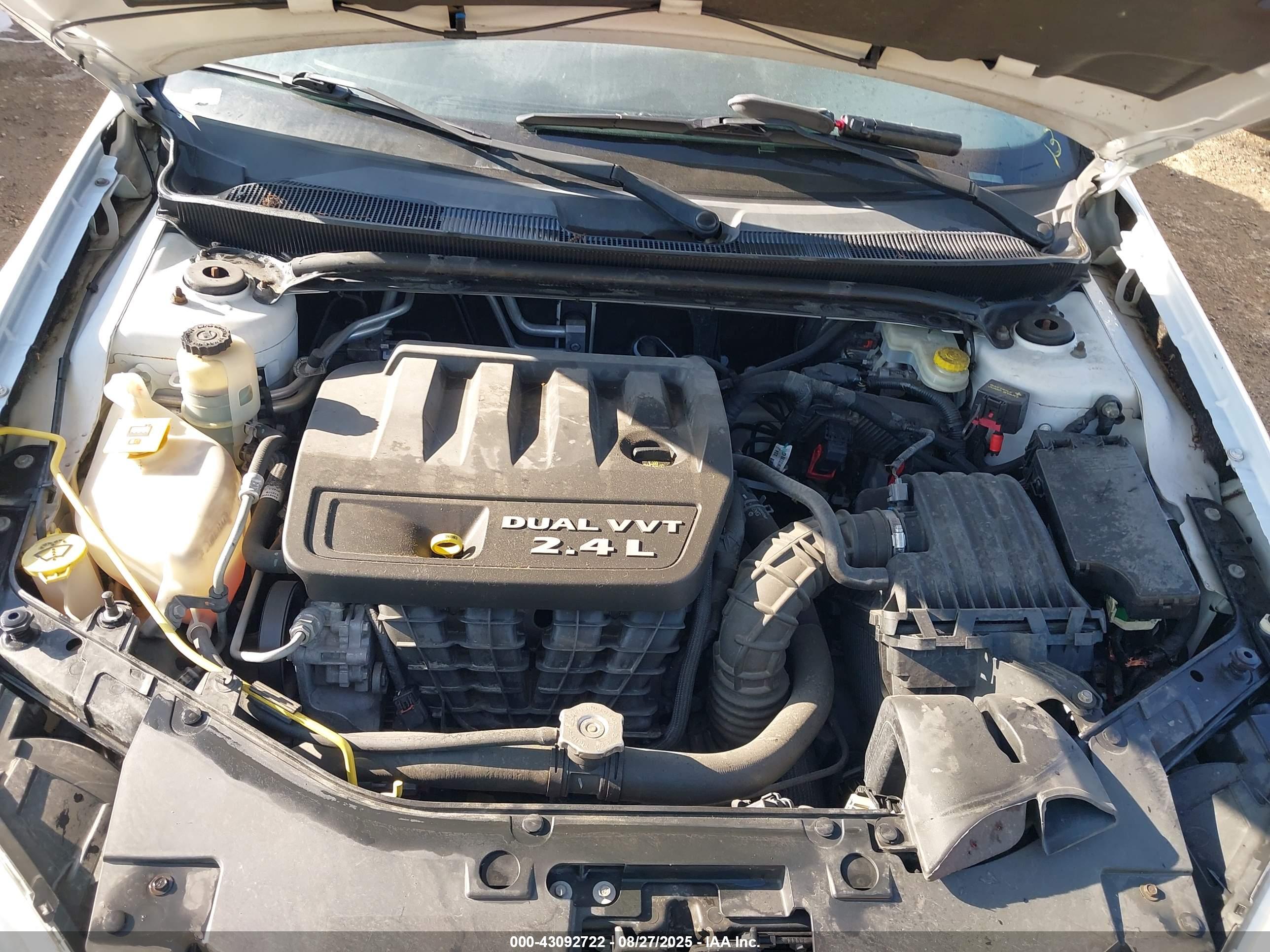 CHRYSLER 200 image 10