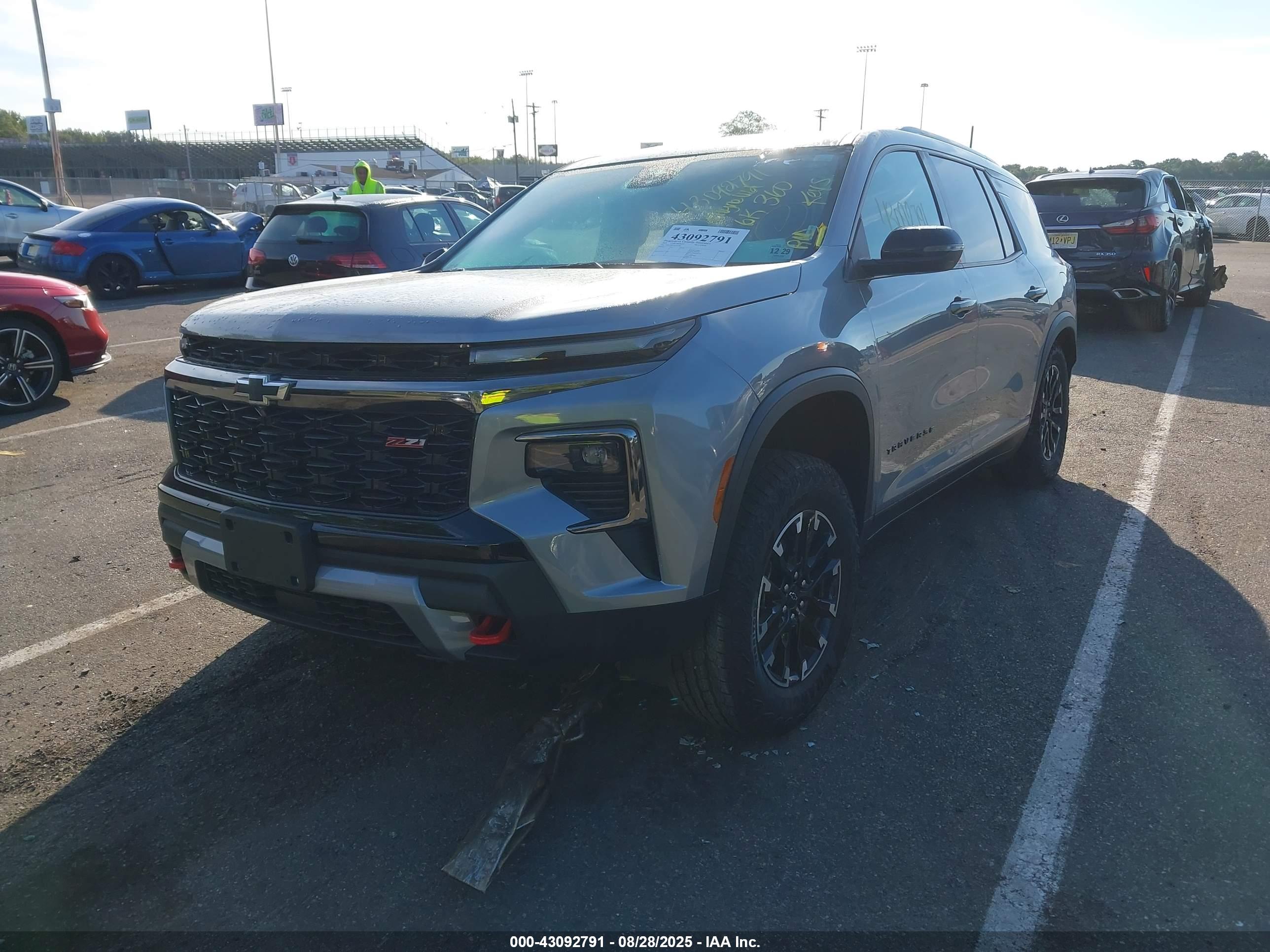 CHEVROLET TRAVERSE image 2
