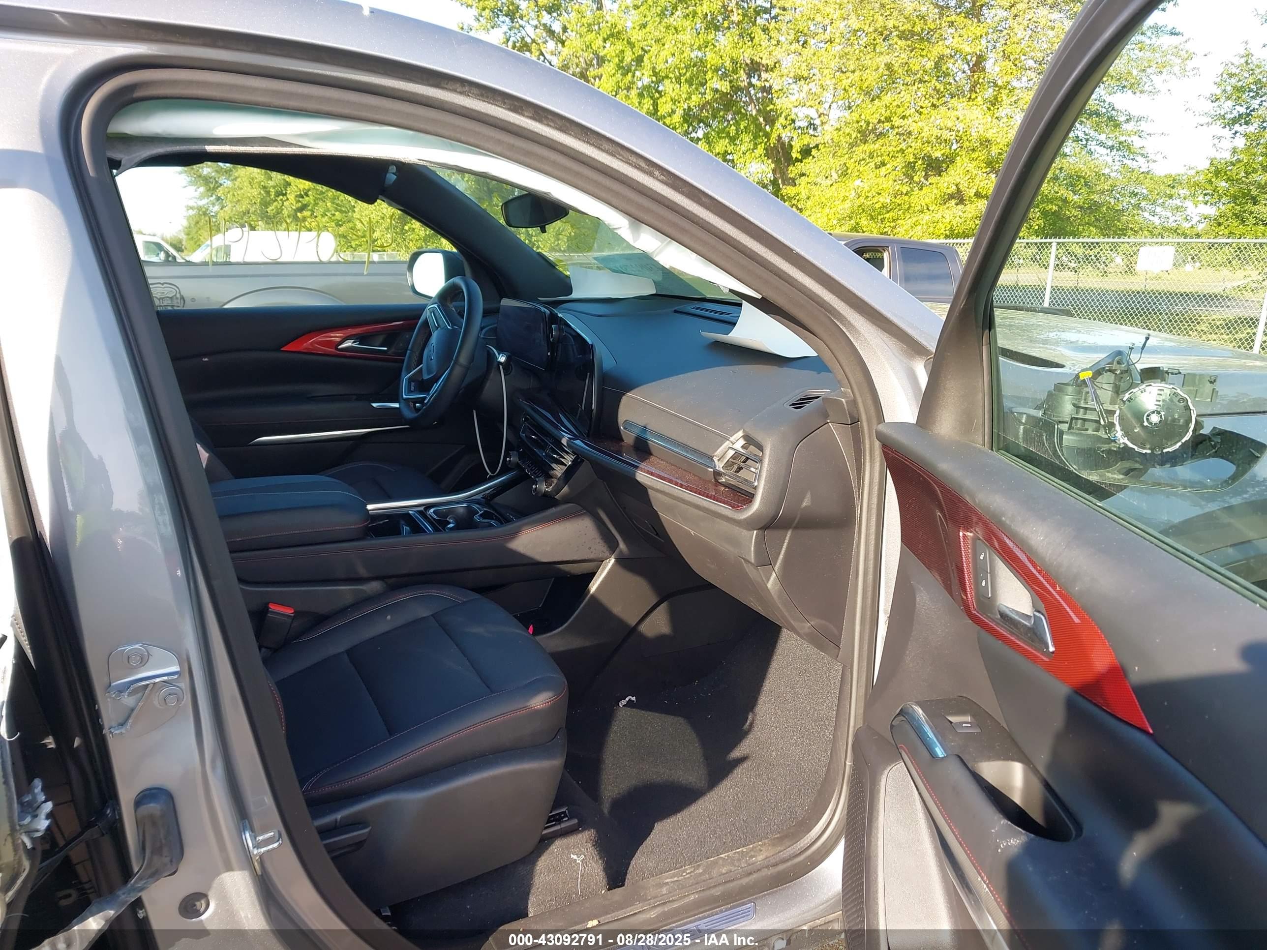 CHEVROLET TRAVERSE image 5