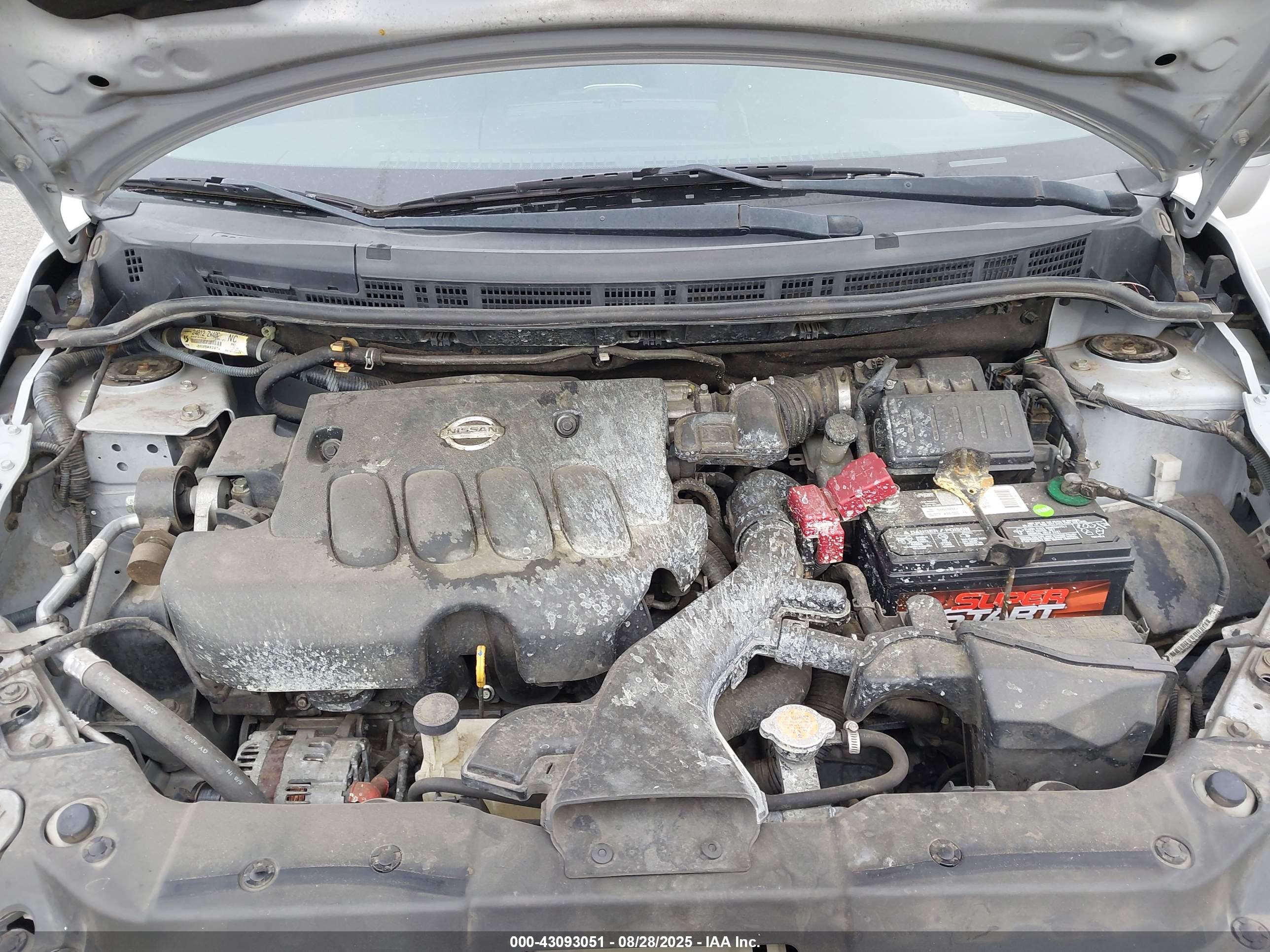 NISSAN VERSA image 10