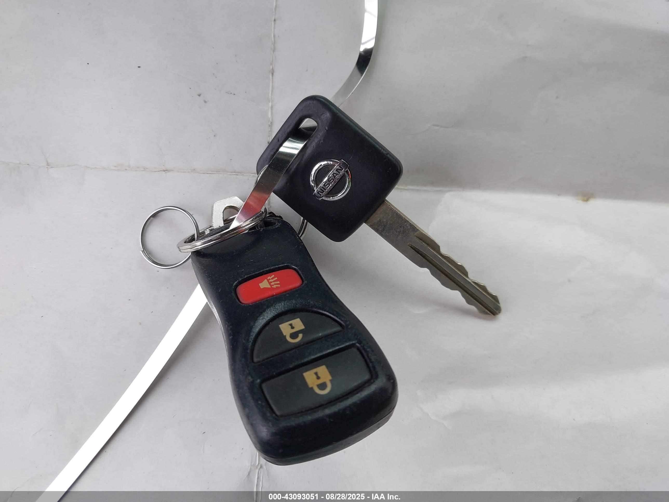 NISSAN VERSA image 11