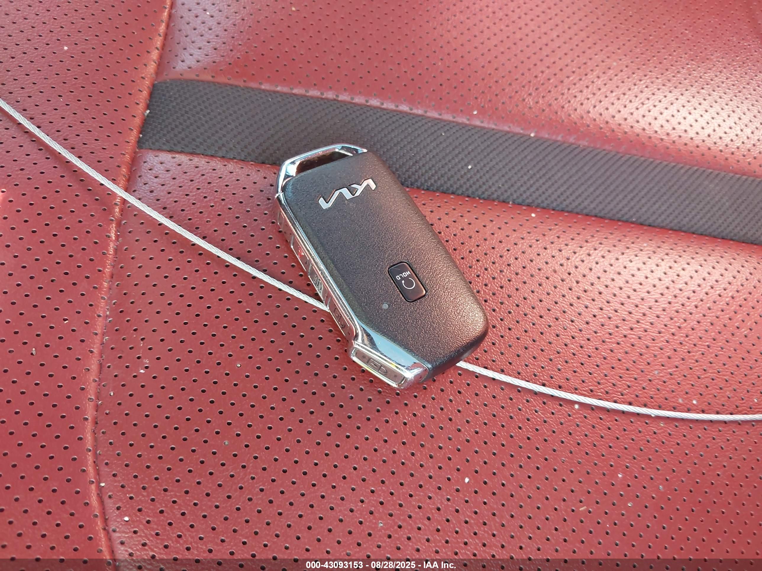 KIA K5 image 11