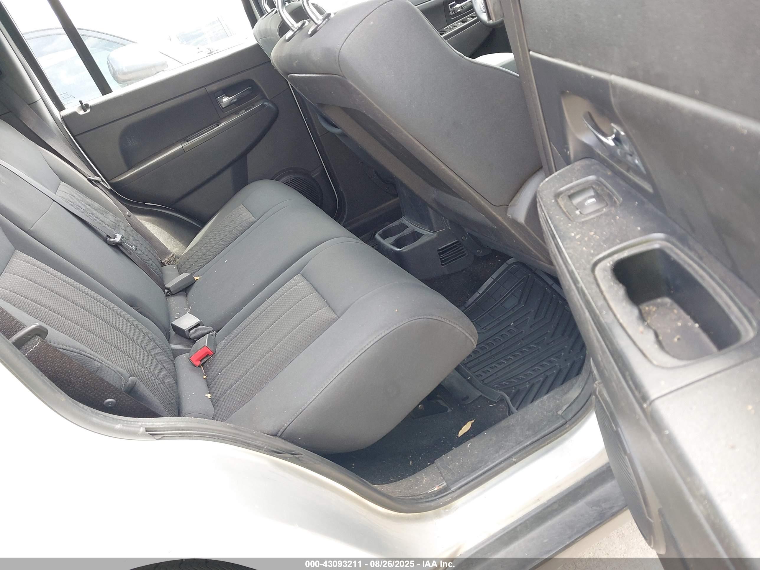 JEEP LIBERTY image 8