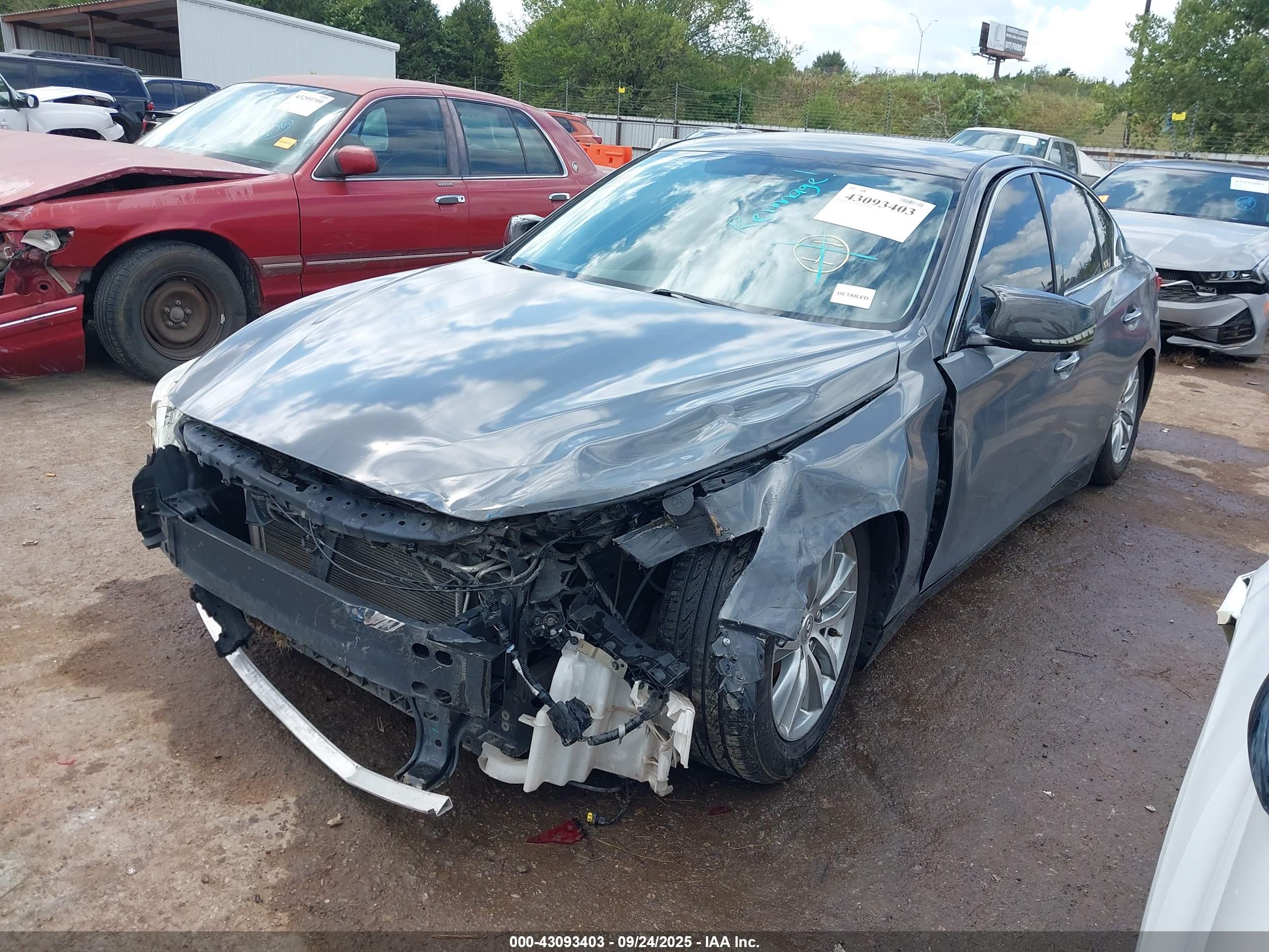 INFINITI Q50 image 2