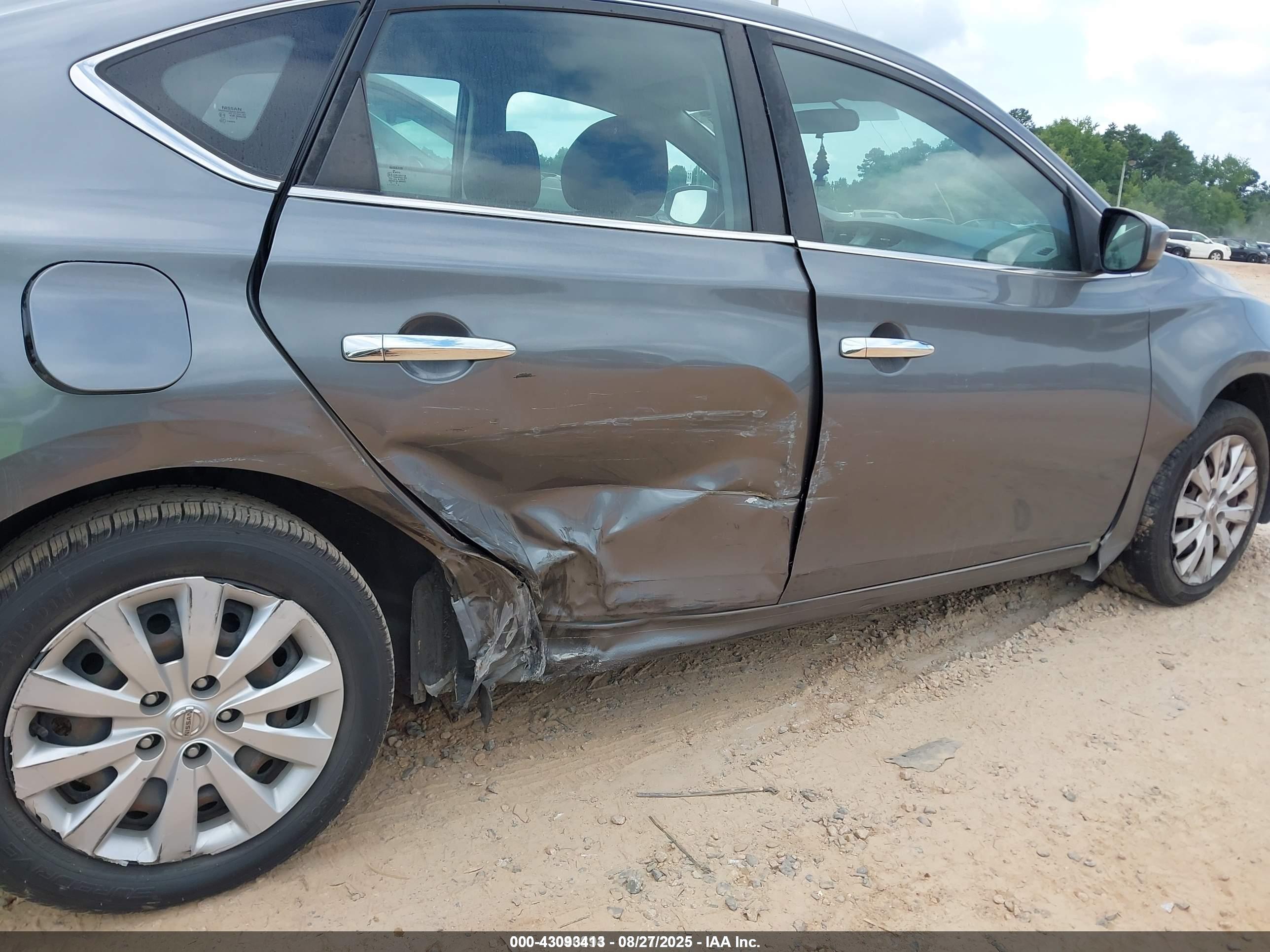 NISSAN SENTRA image 6