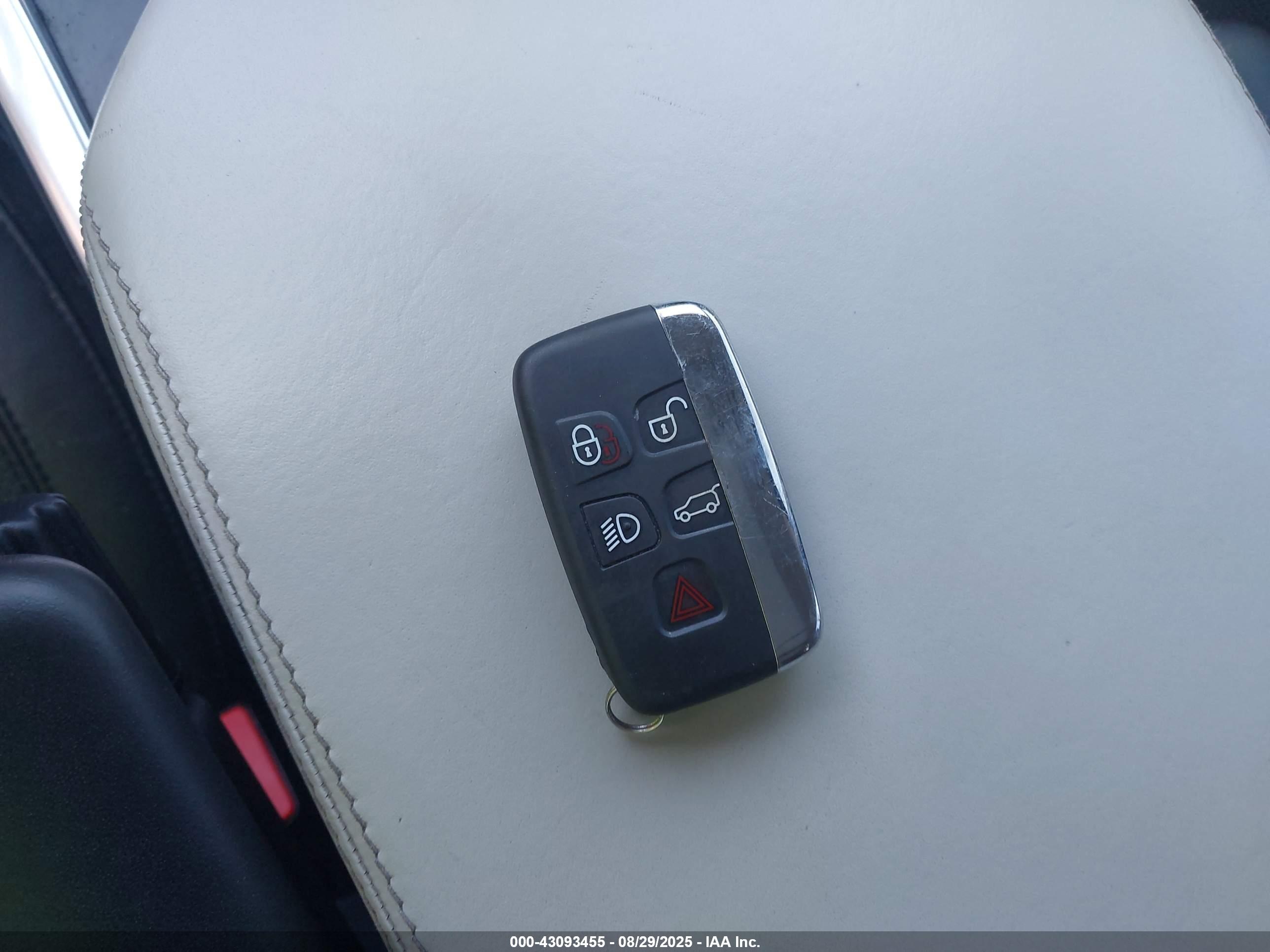 LAND ROVER image 11