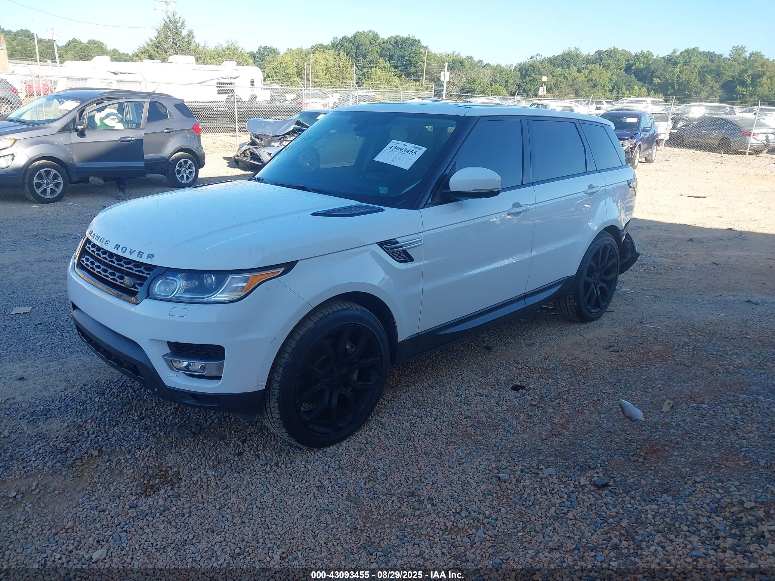 LAND ROVER image 2