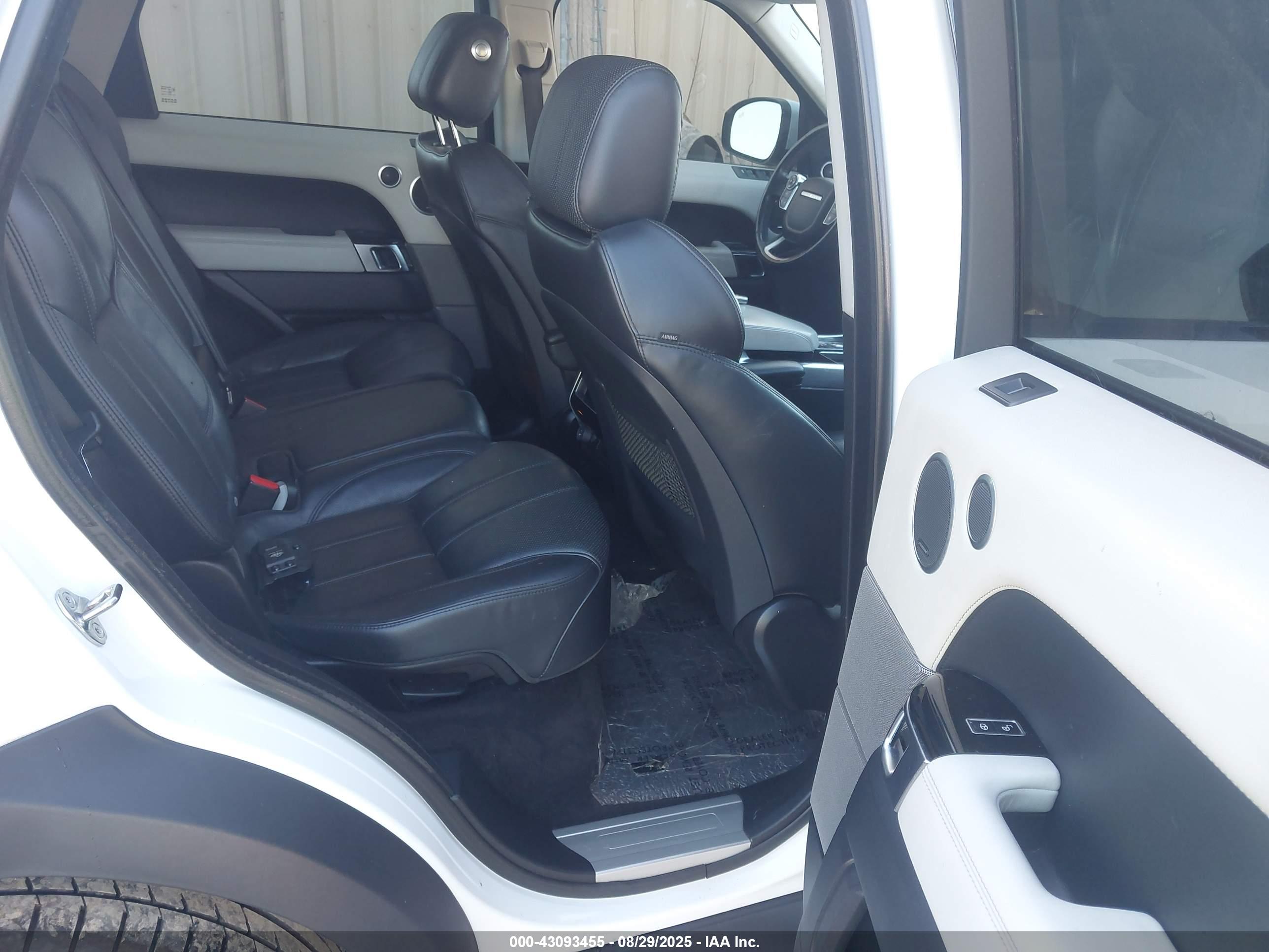 LAND ROVER image 8