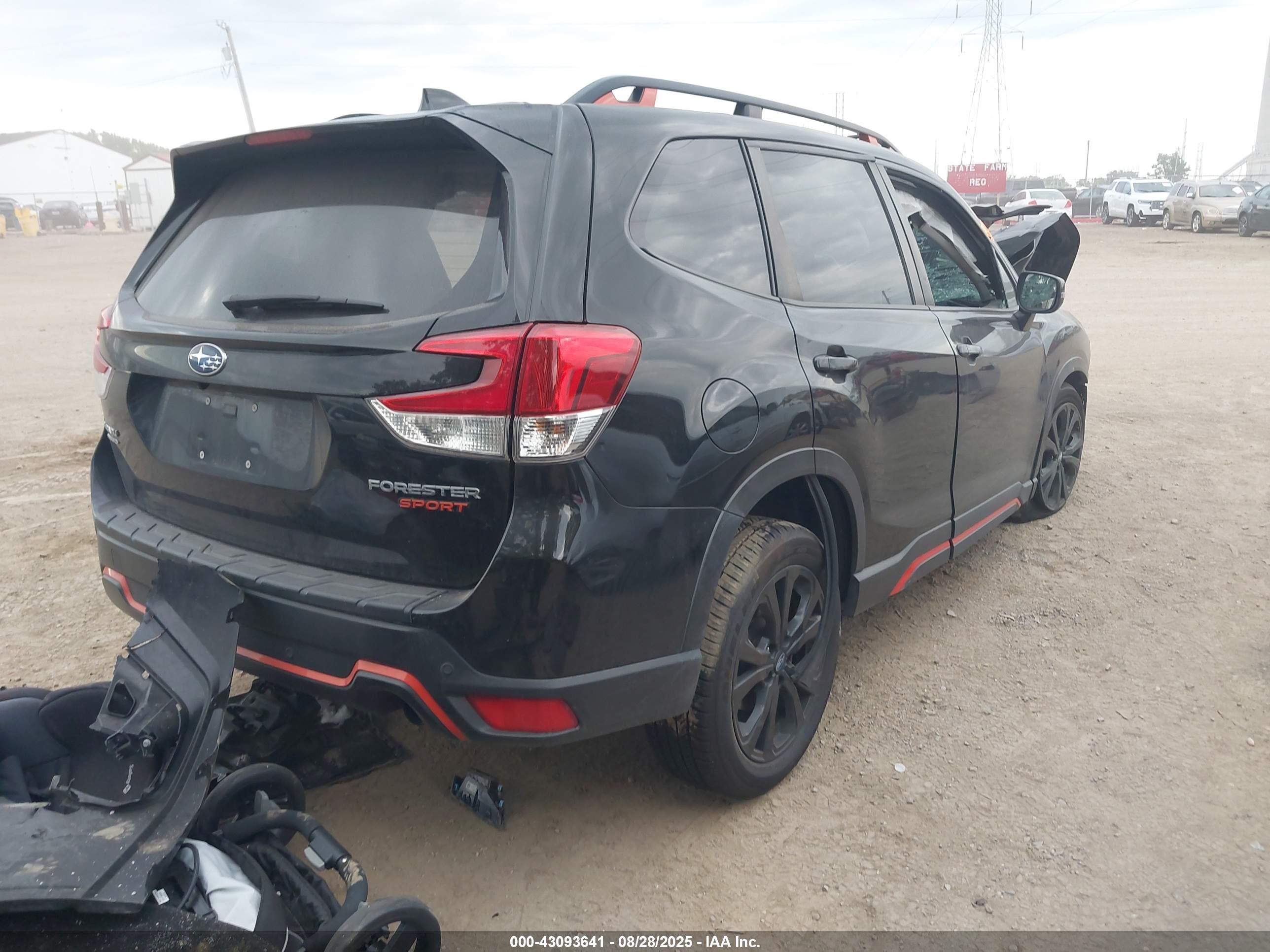 SUBARU FORESTER image 4