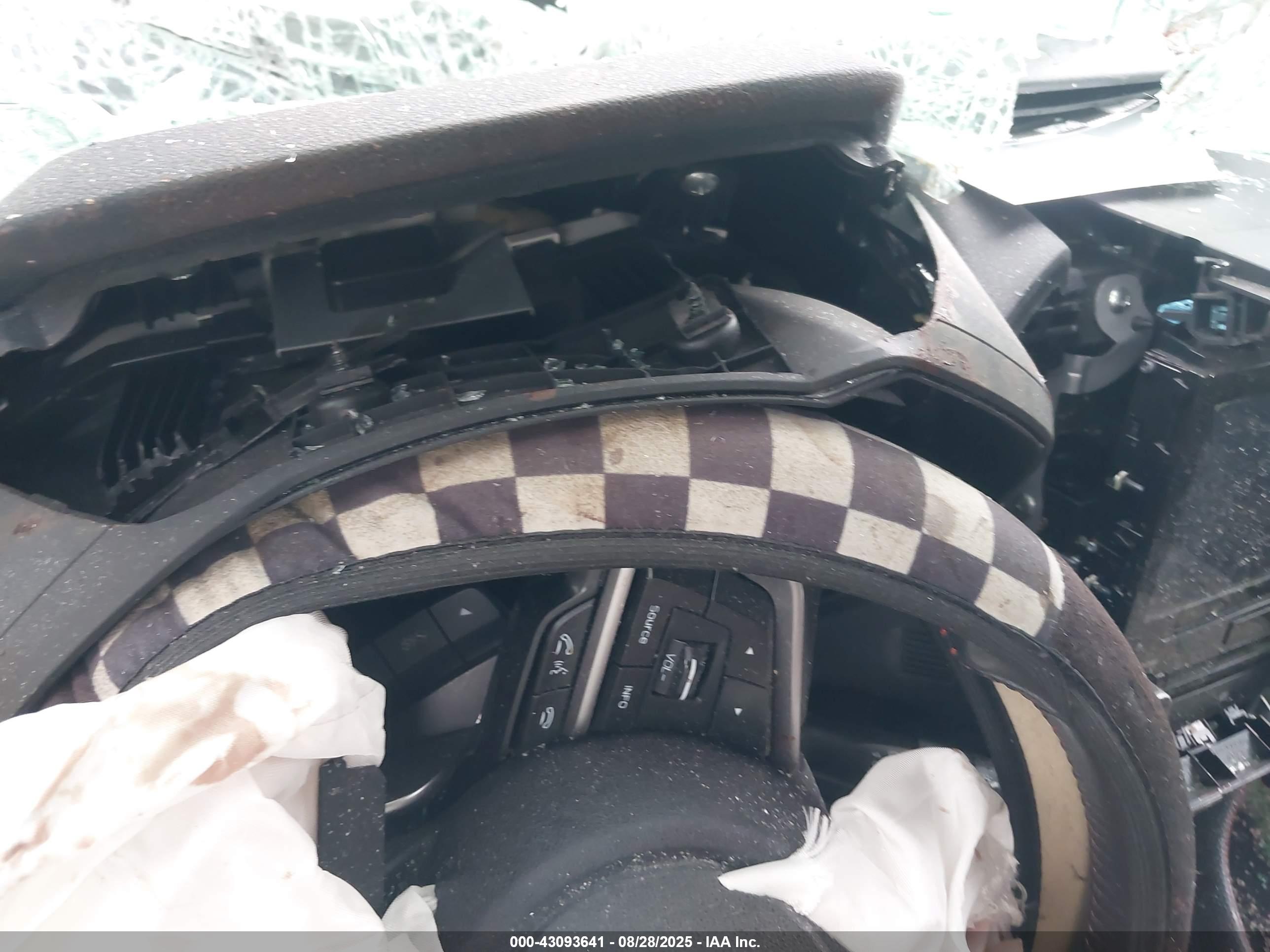 SUBARU FORESTER image 7