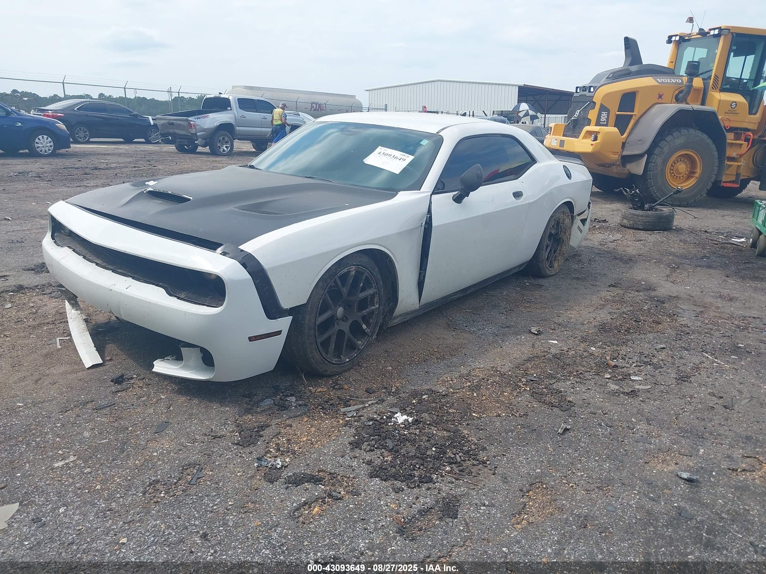 DODGE CHALLENGER image 2