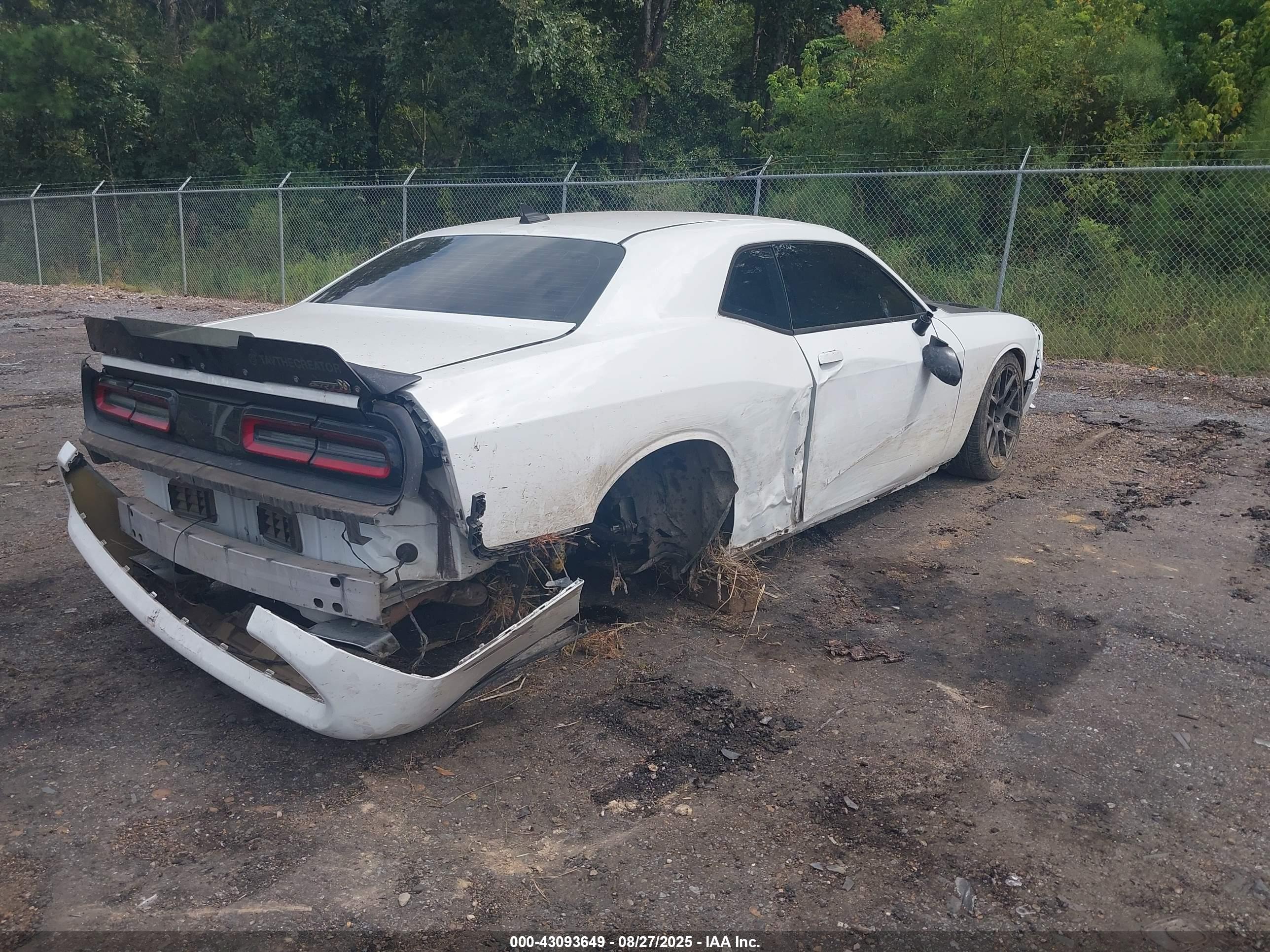 DODGE CHALLENGER image 4