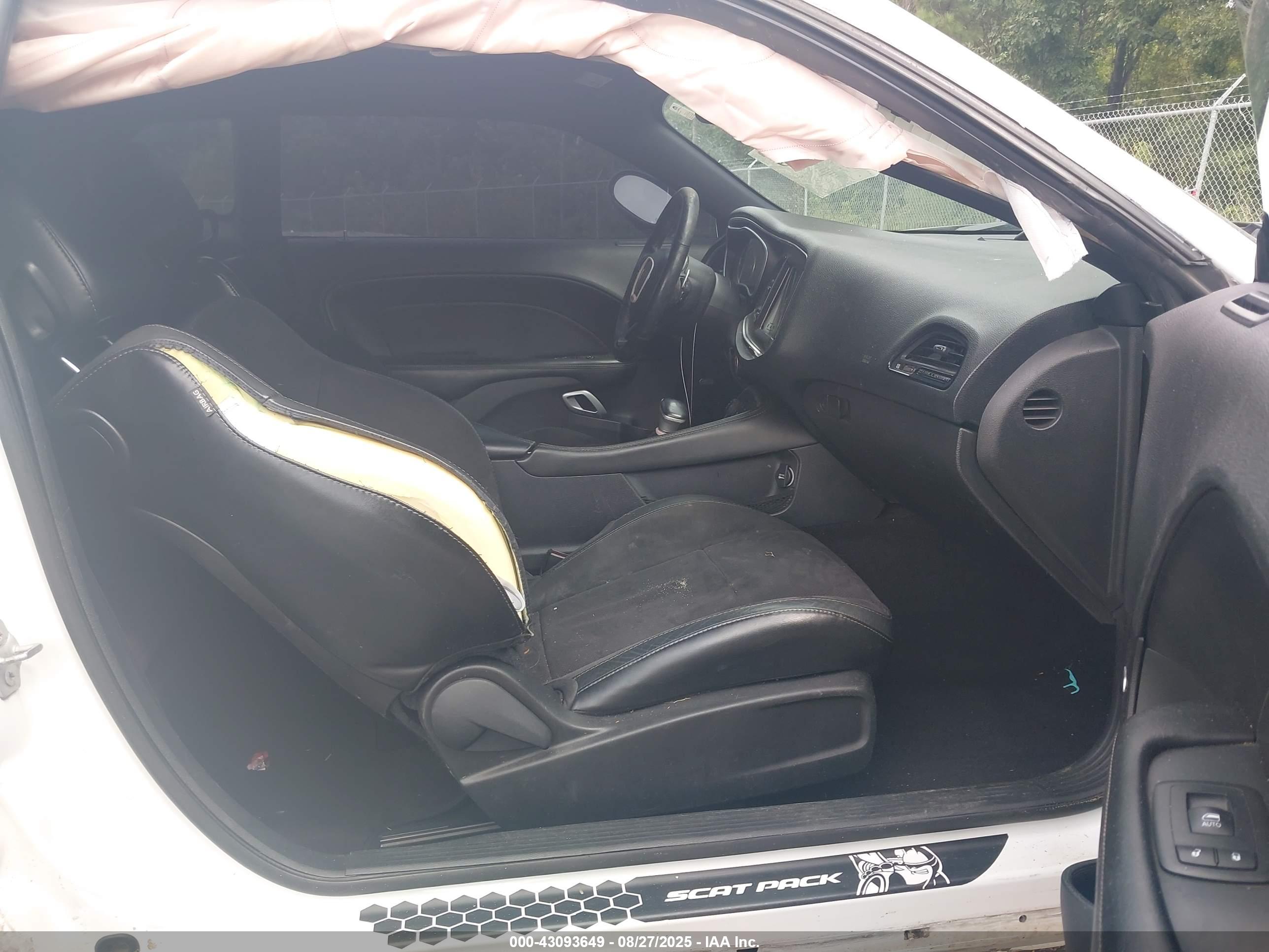 DODGE CHALLENGER image 5