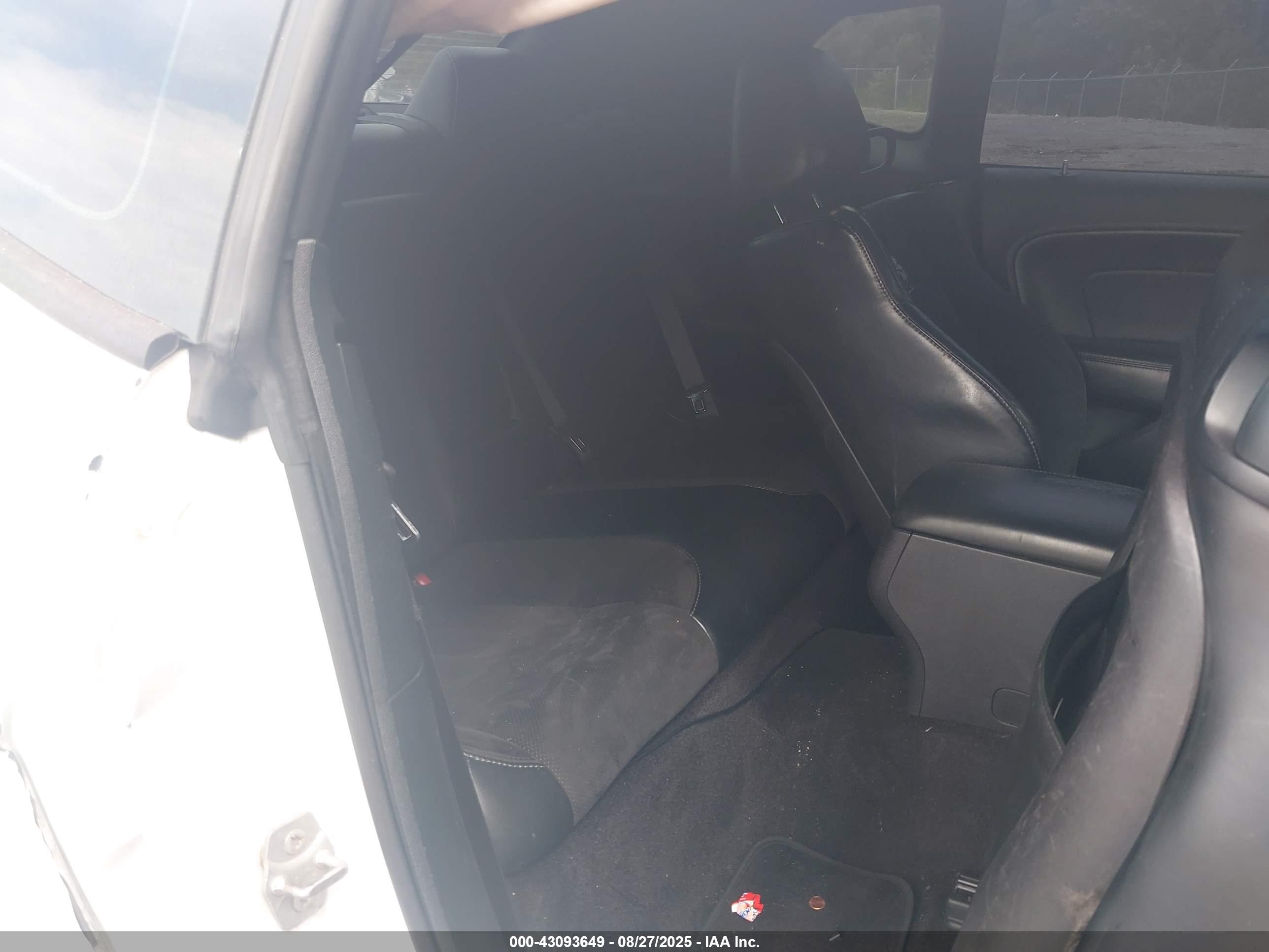 DODGE CHALLENGER image 8