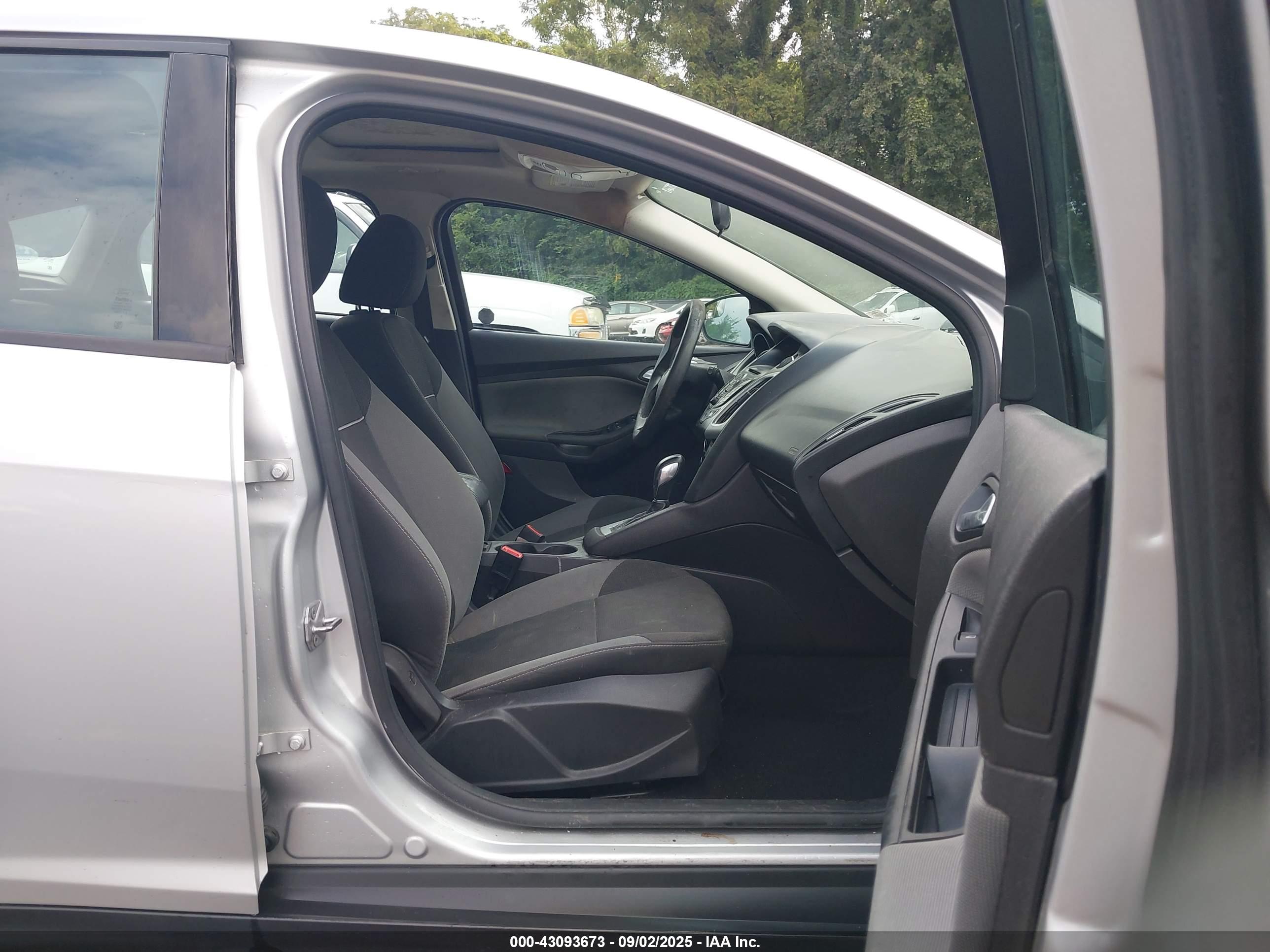 FORD FOCUS image 5