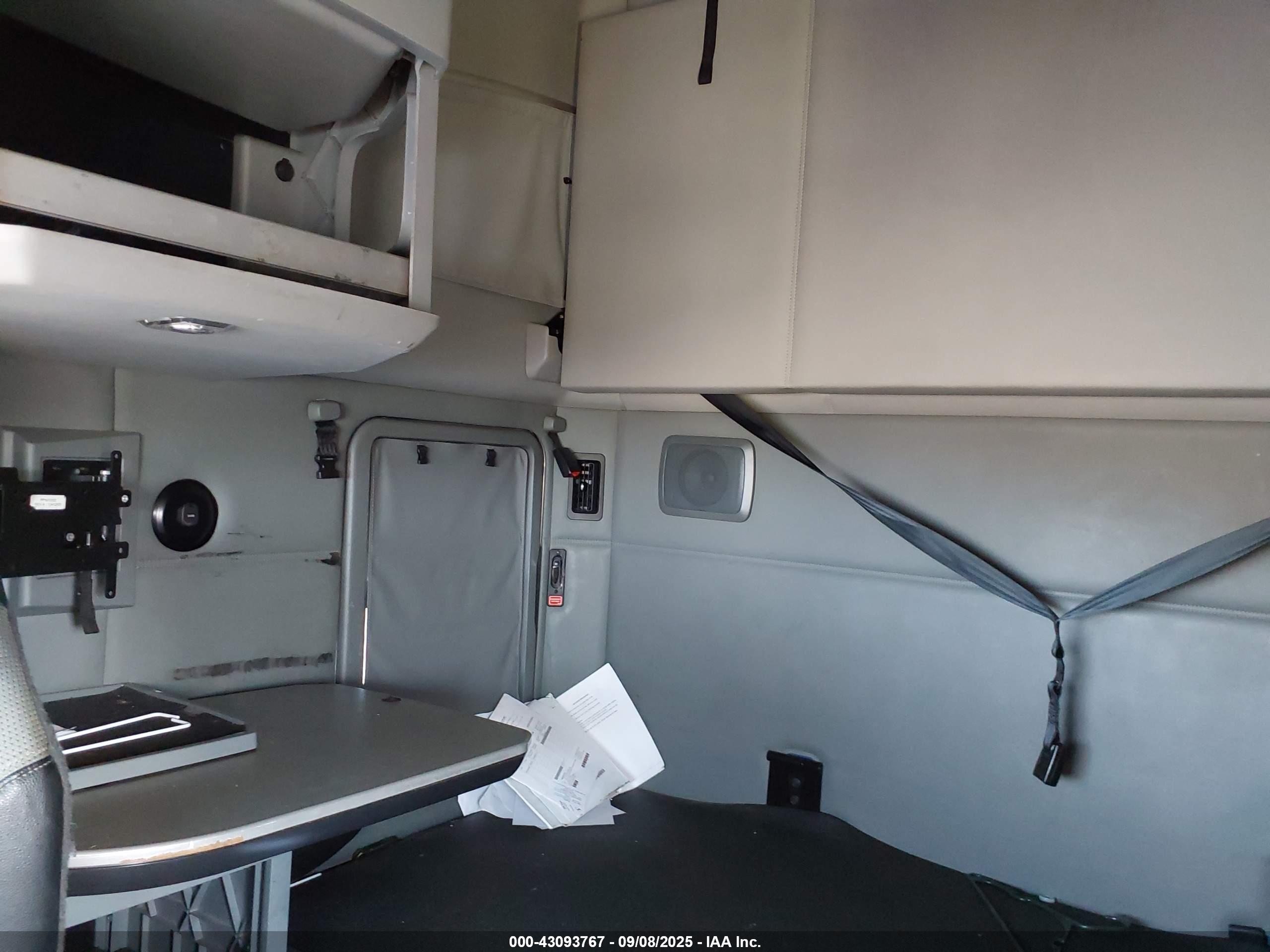 KENWORTH T680 image 7