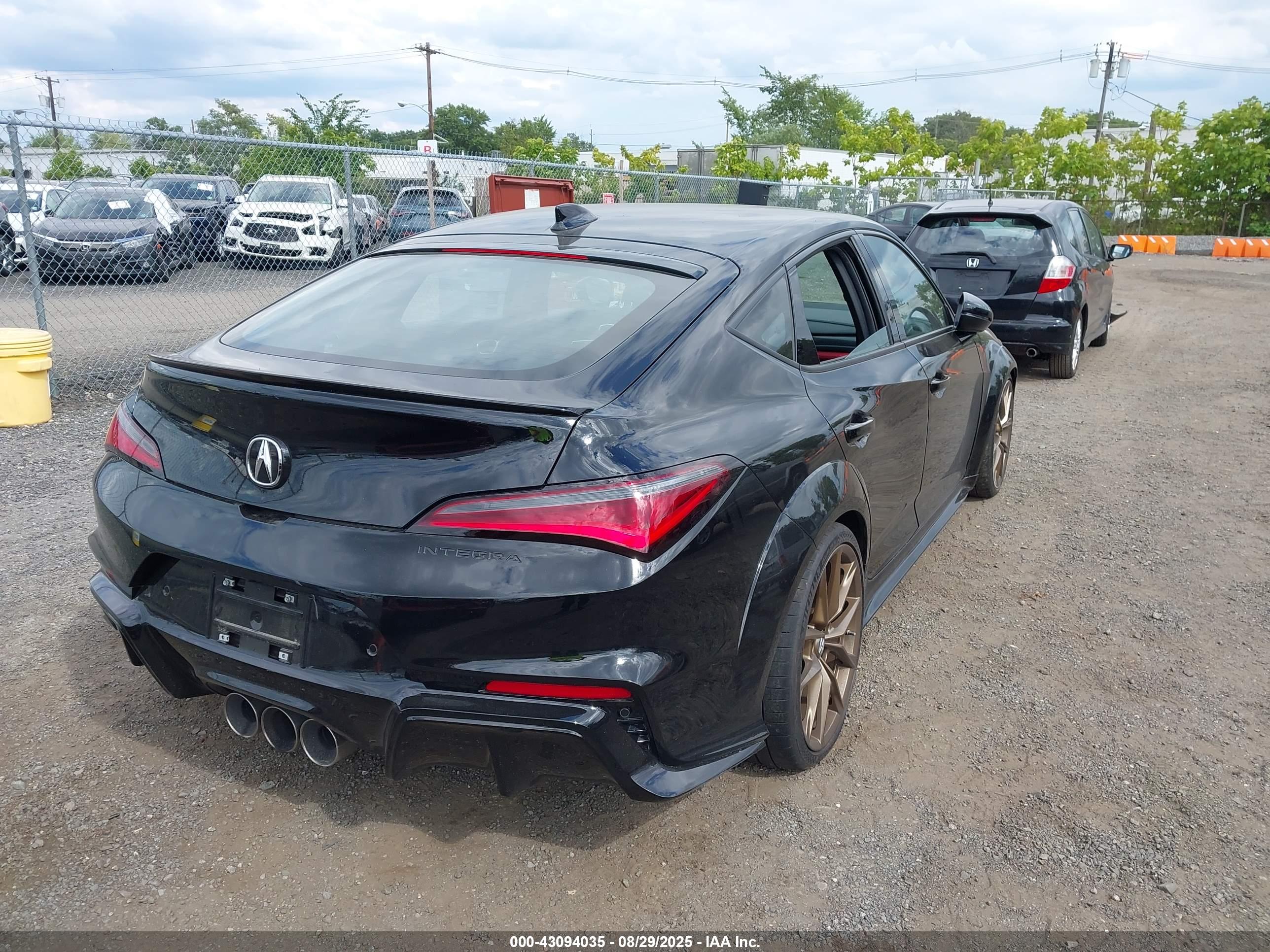 ACURA INTEGRA image 4