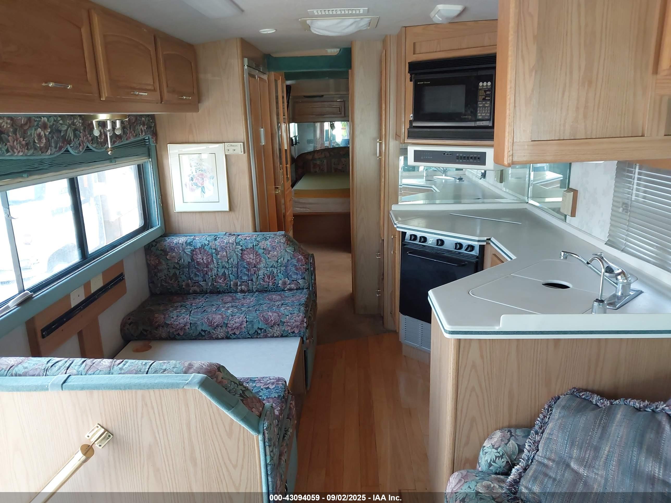 FORD F530 image 8