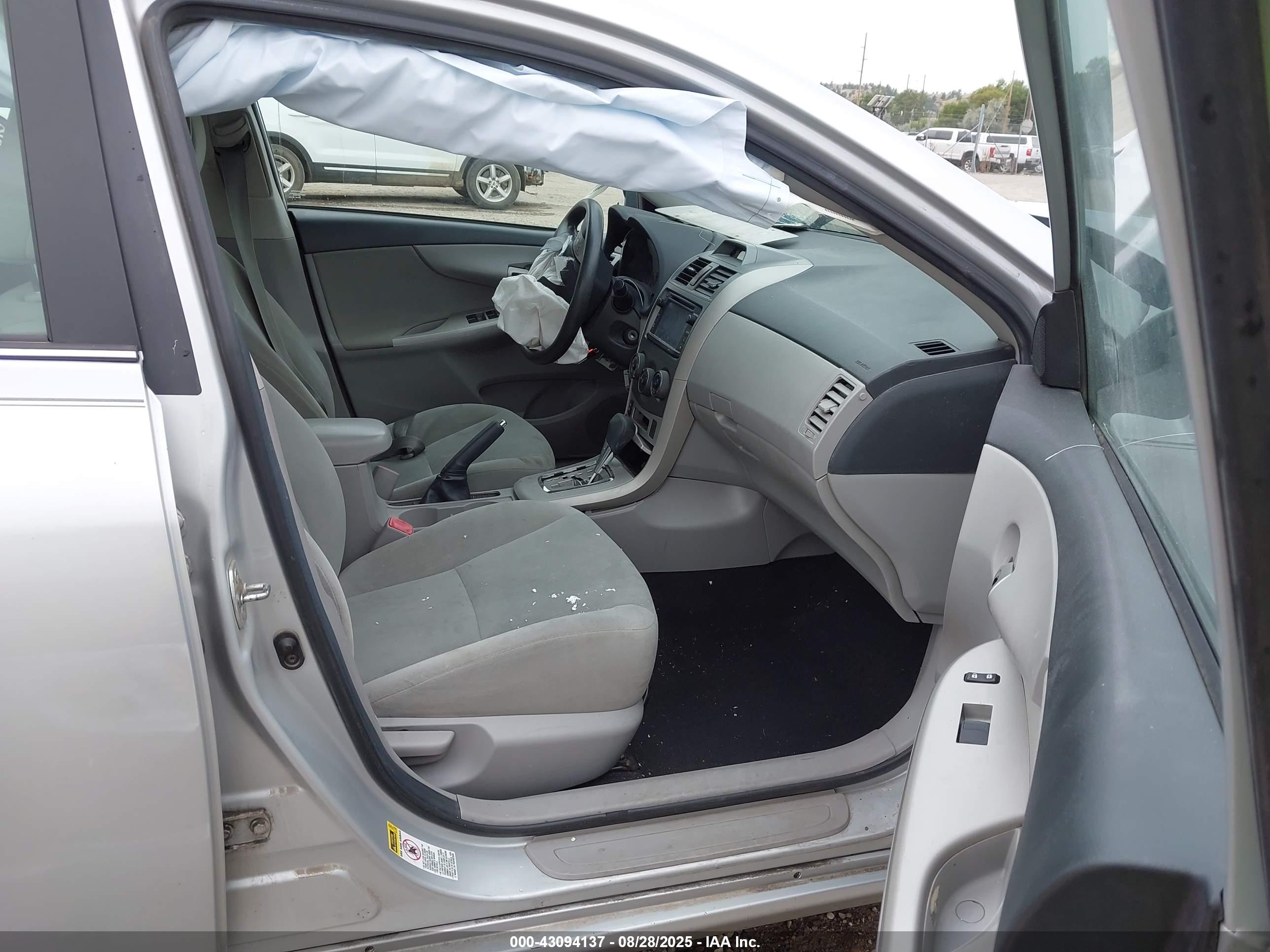TOYOTA COROLLA image 5