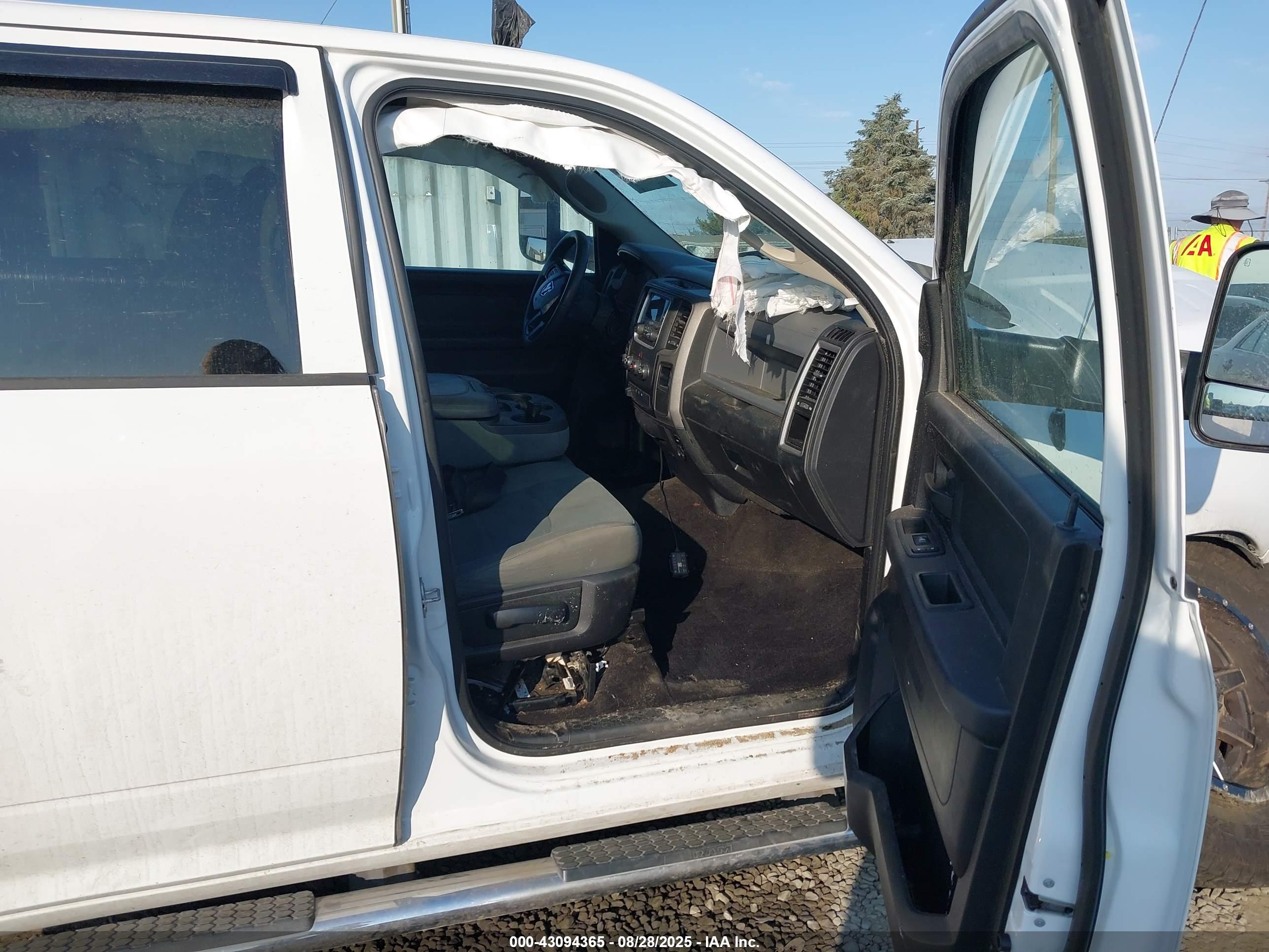 RAM 2500 image 5