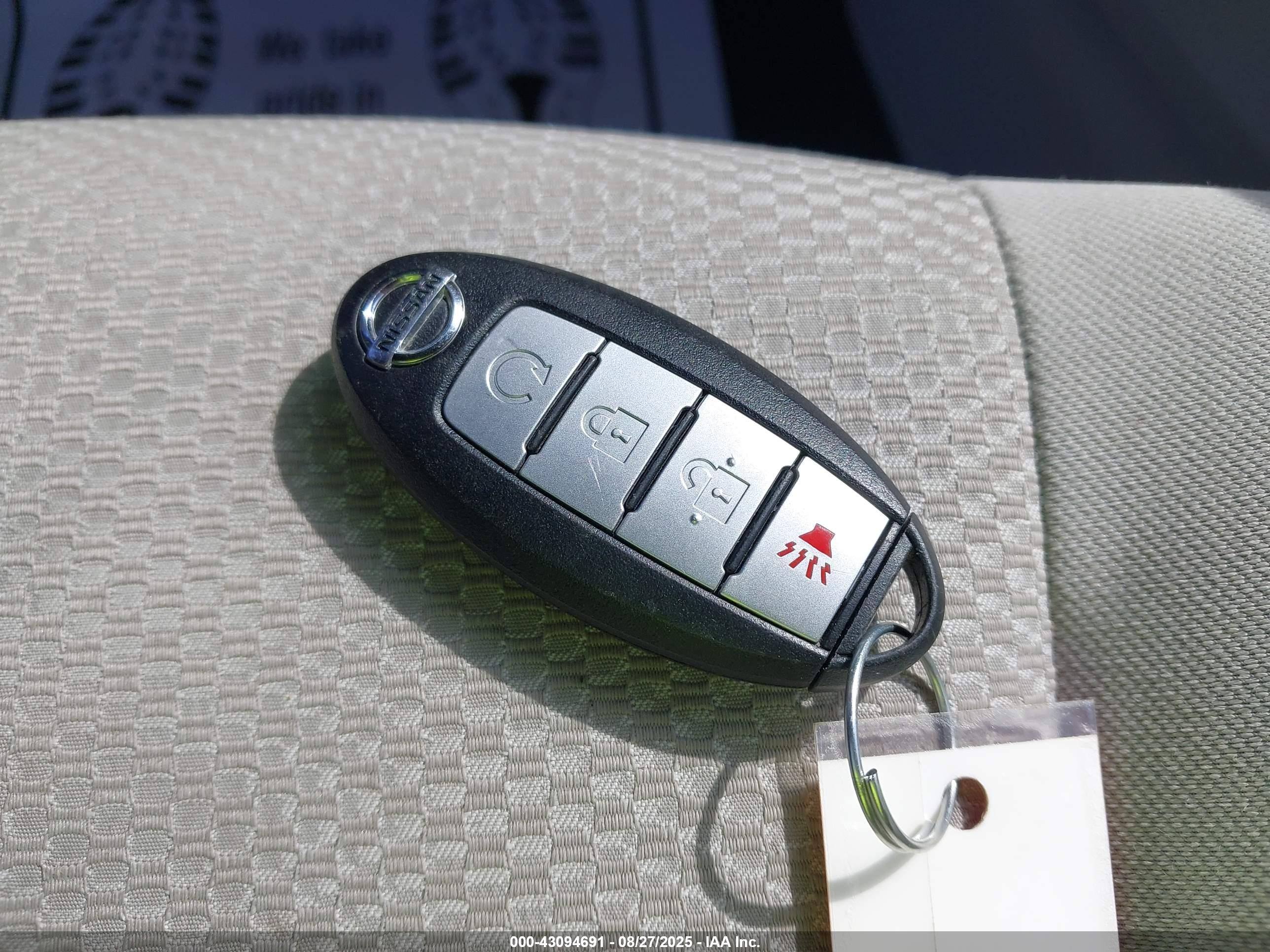 NISSAN ROGUE image 11