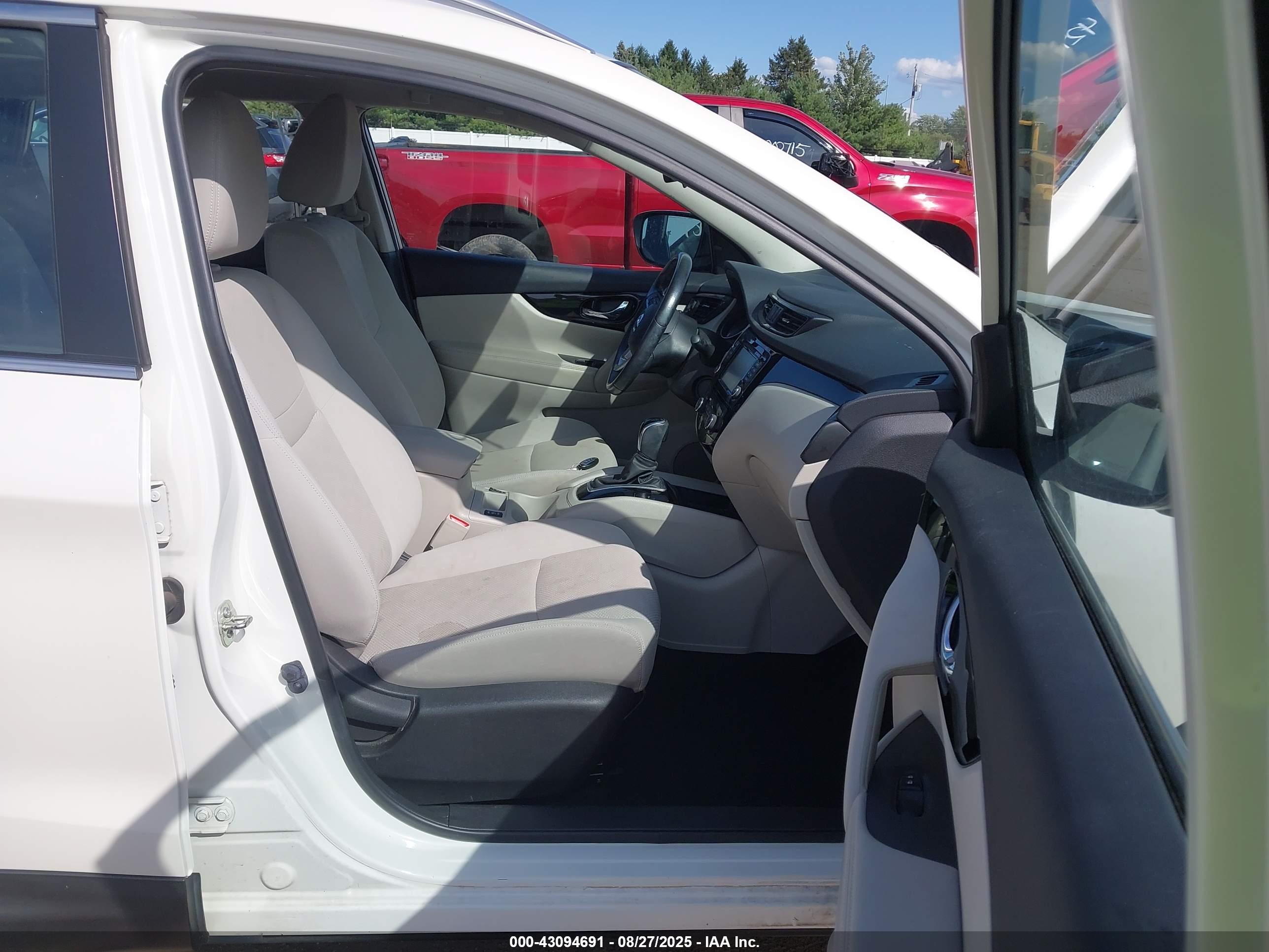 NISSAN ROGUE image 5
