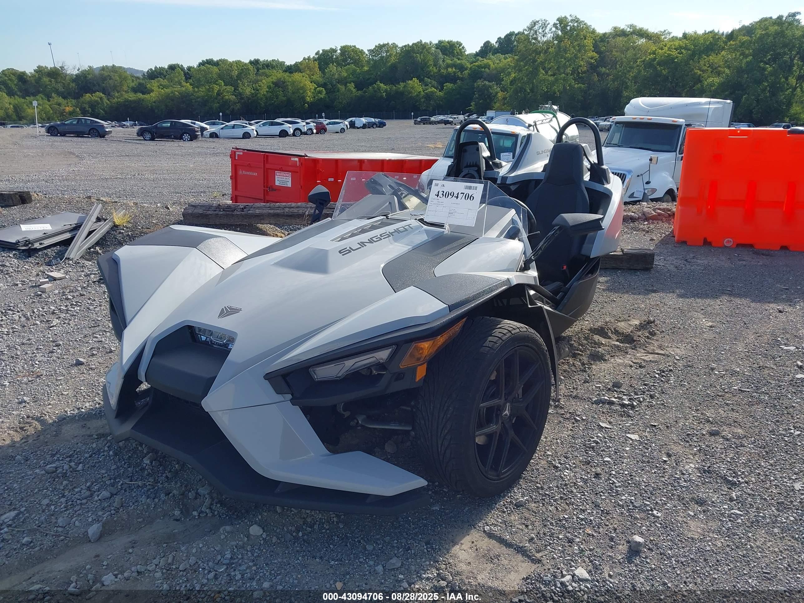 POLARIS SLINGSHOT image 2