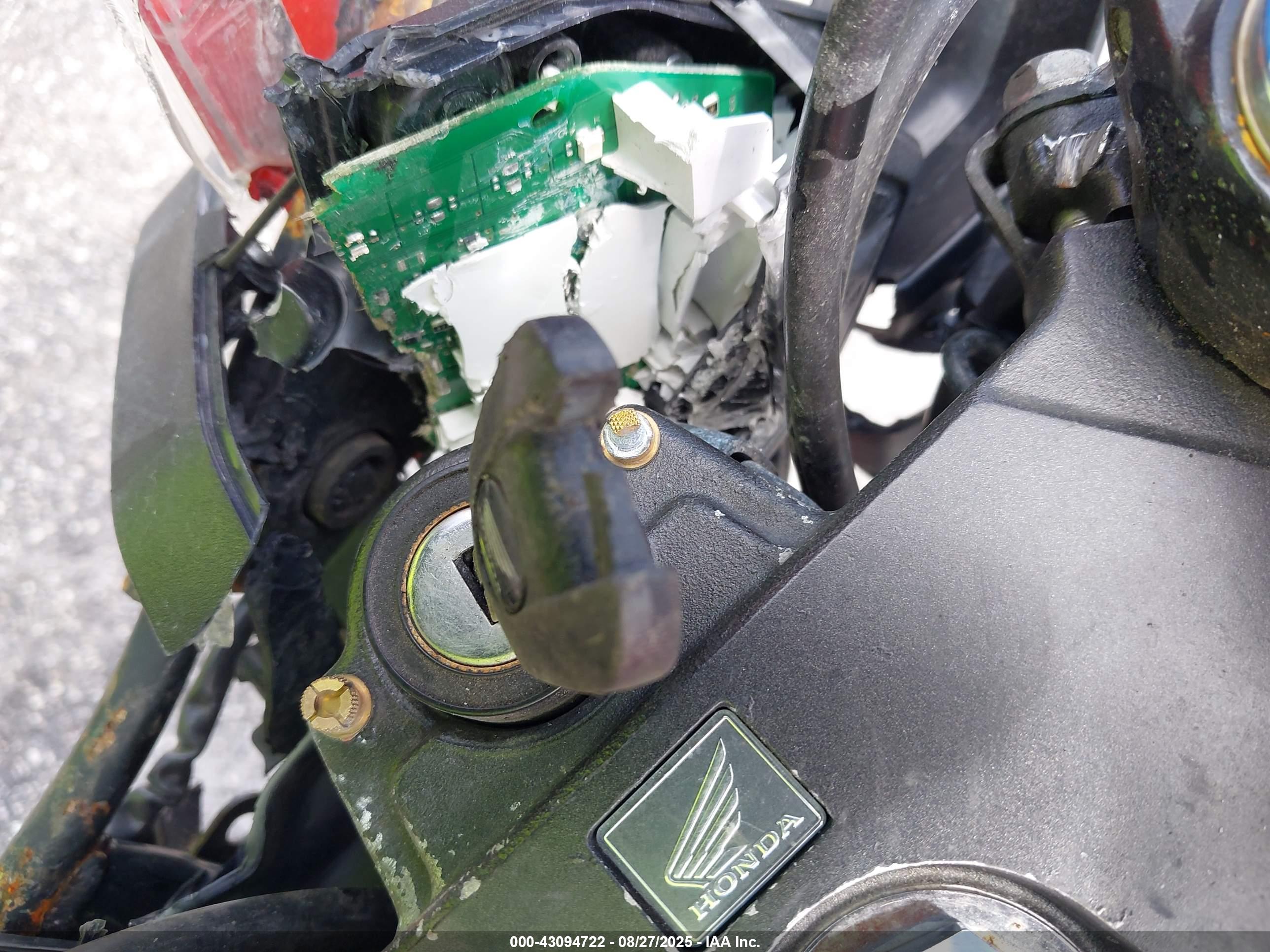 HONDA CBR500 image 11