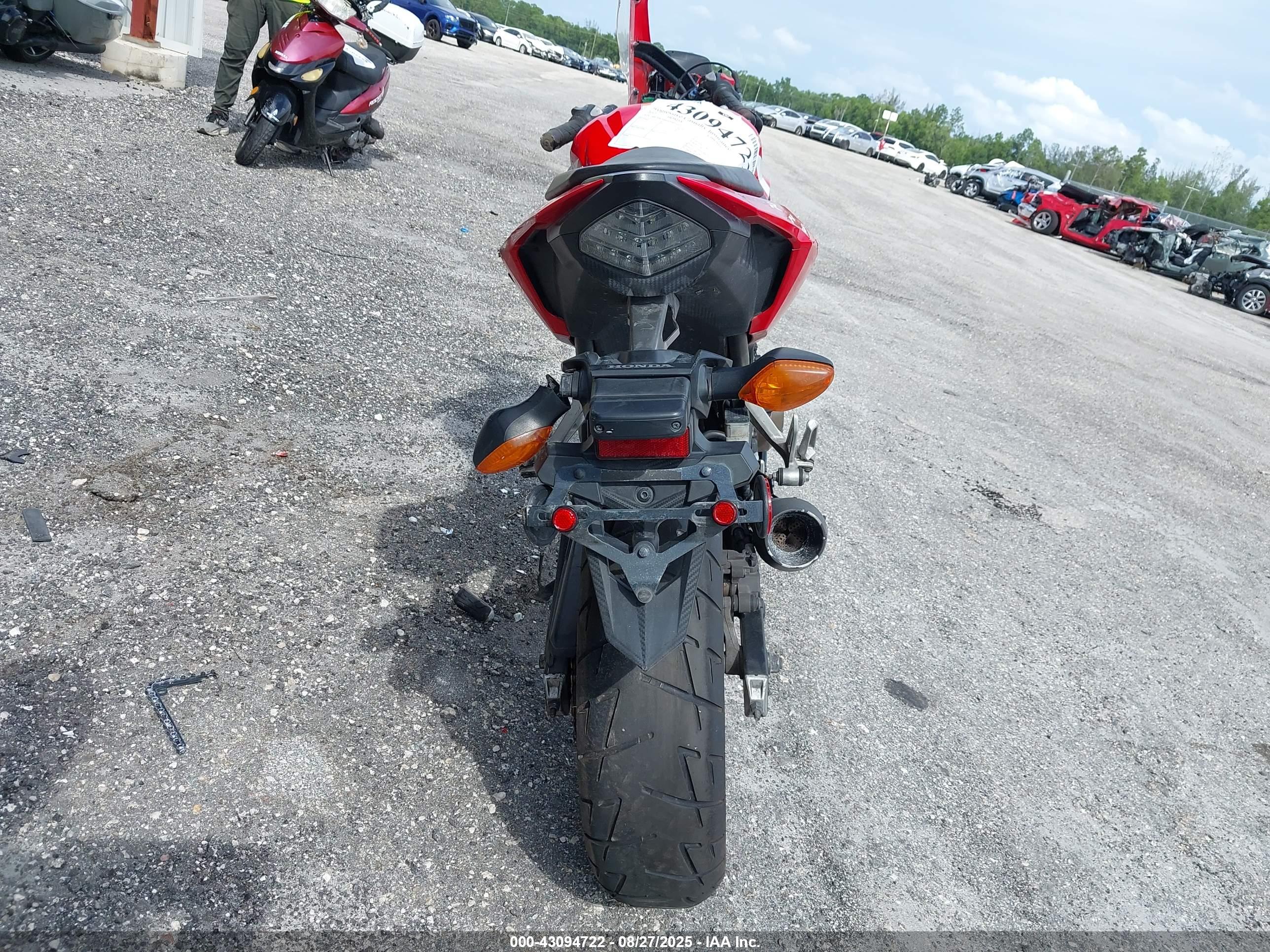 HONDA CBR500 image 6
