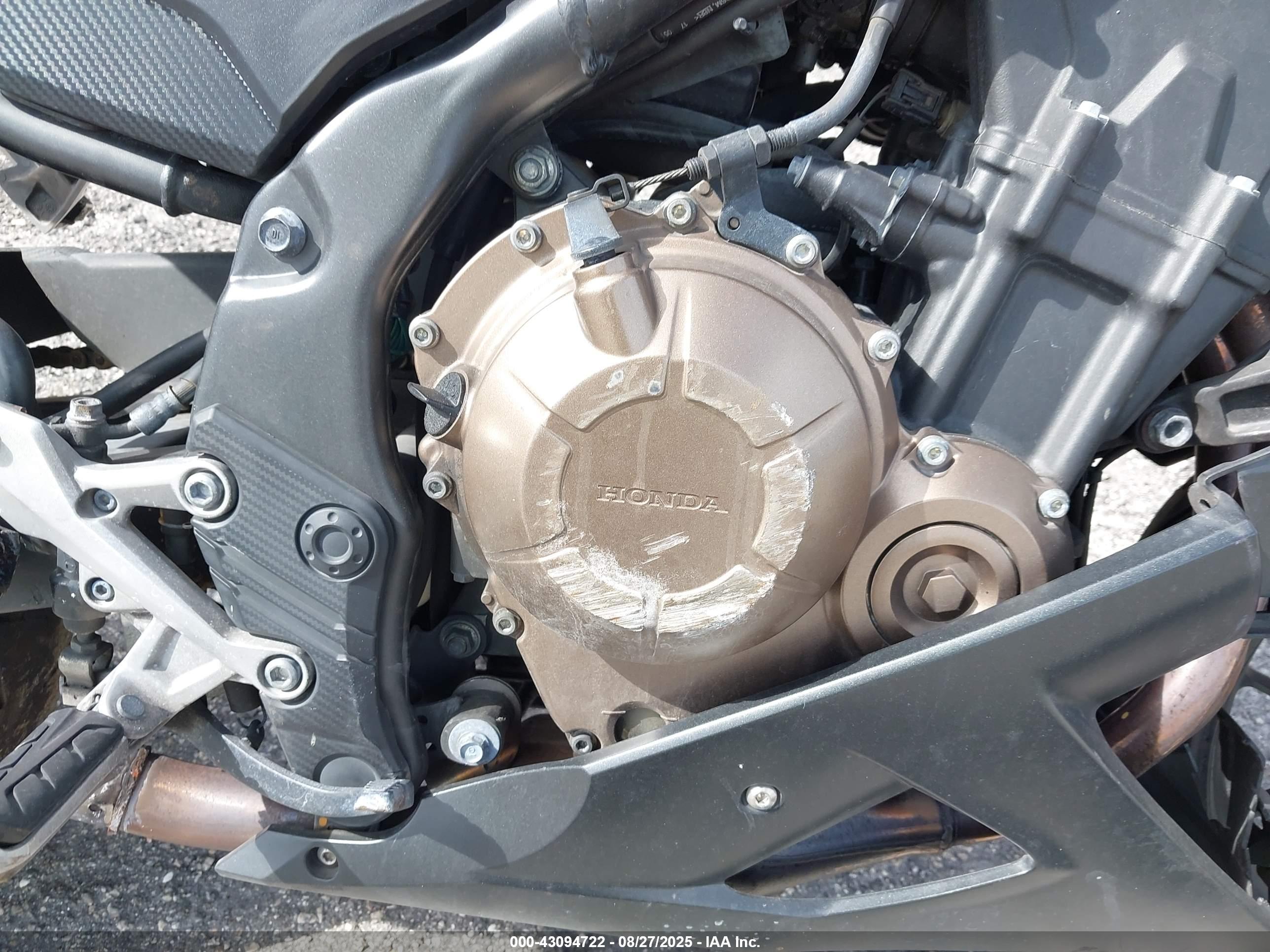 HONDA CBR500 image 8