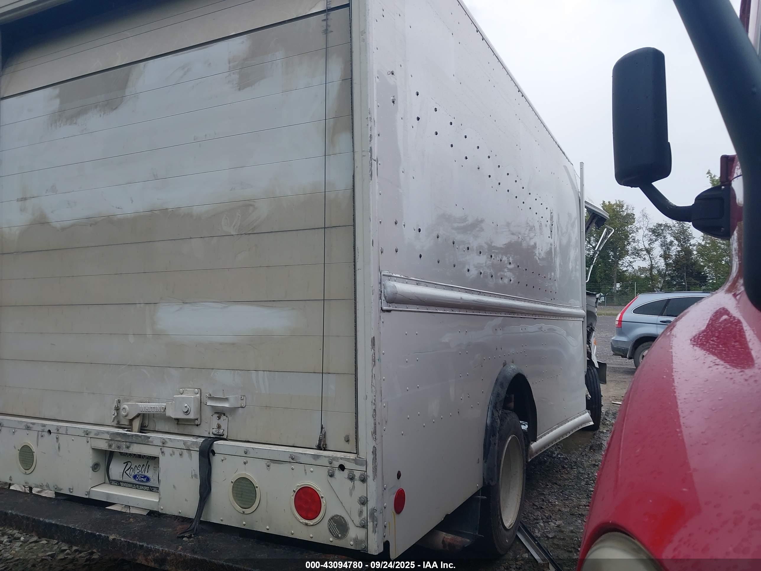 FREIGHTLINER CHASSIS image 4