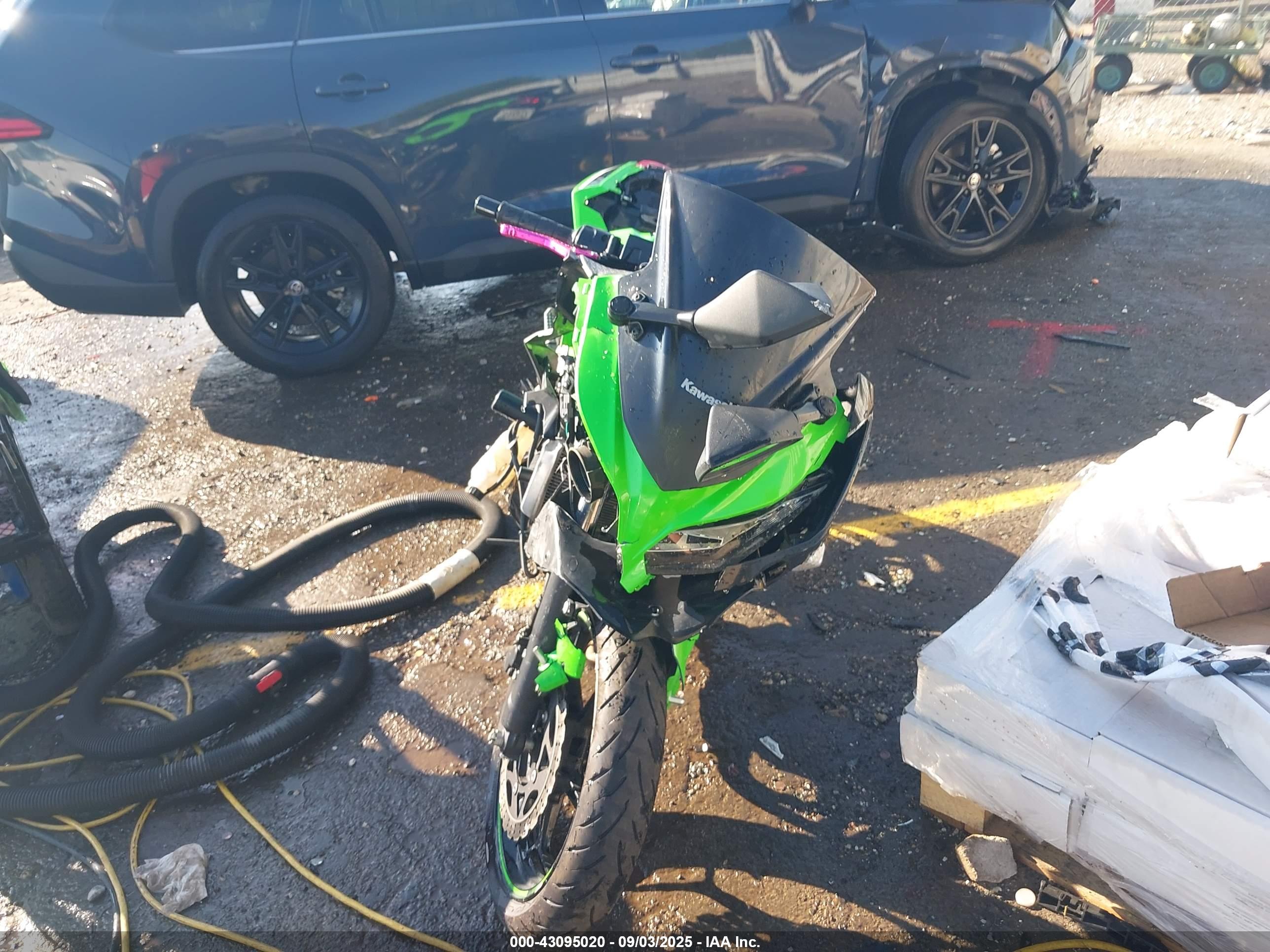 KAWASAKI EX300 image 5