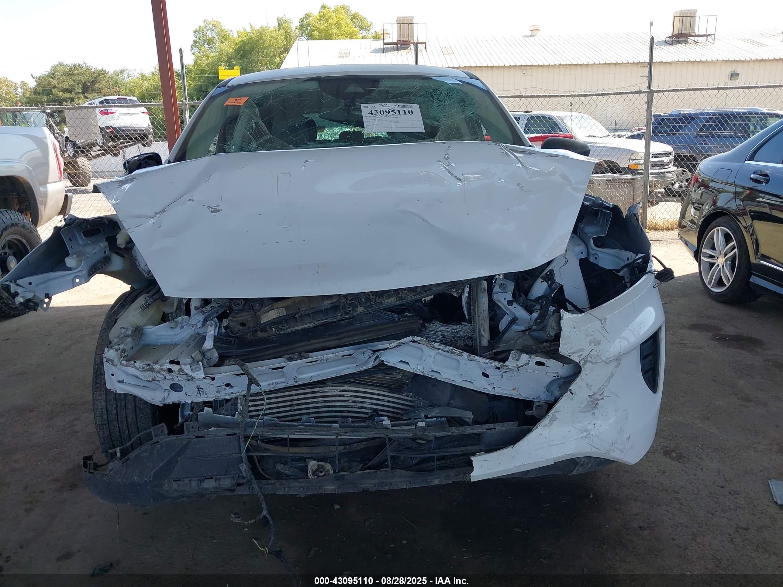 FORD ESCAPE image 6