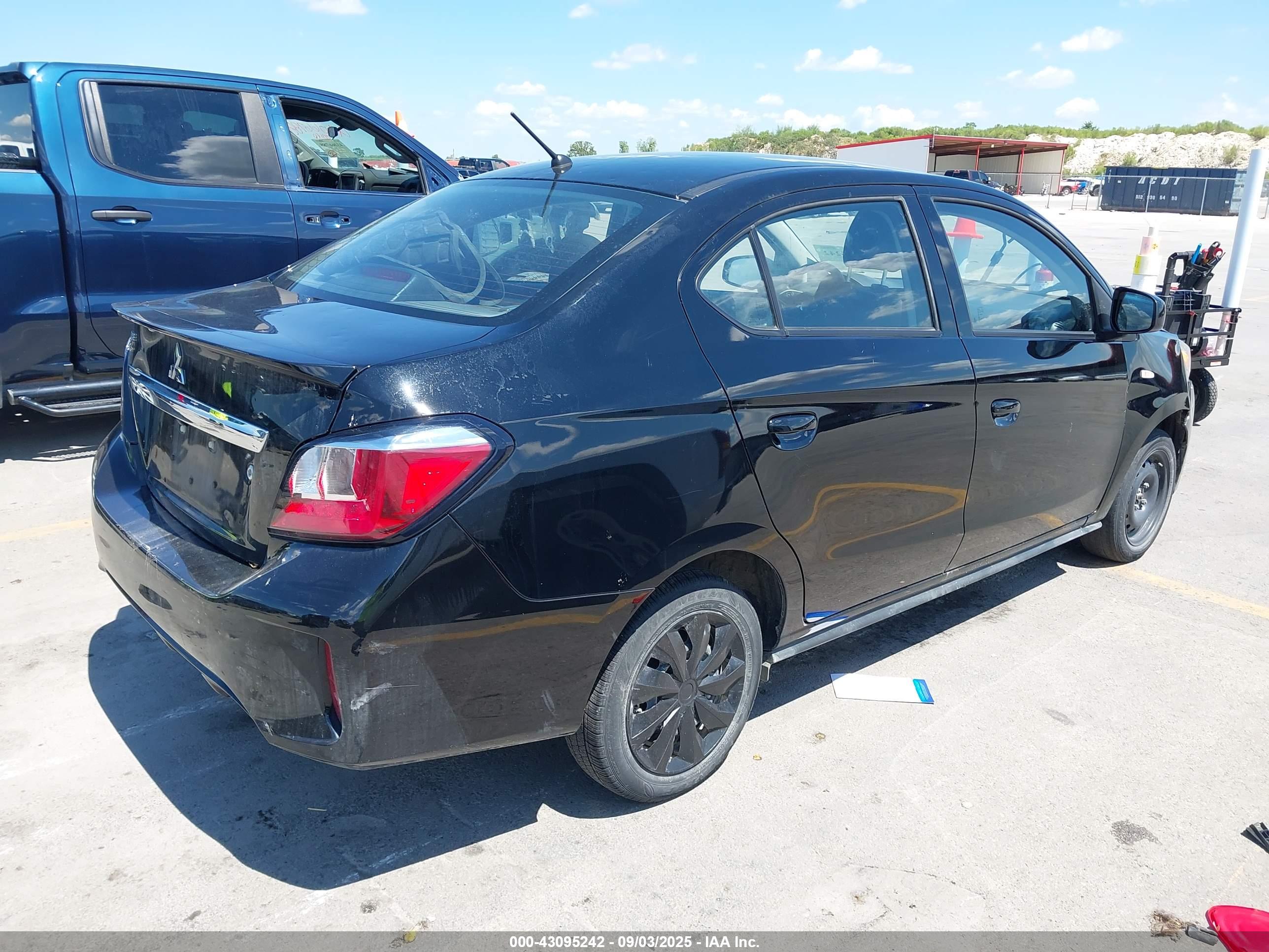 MITSUBISHI MIRAGE image 4