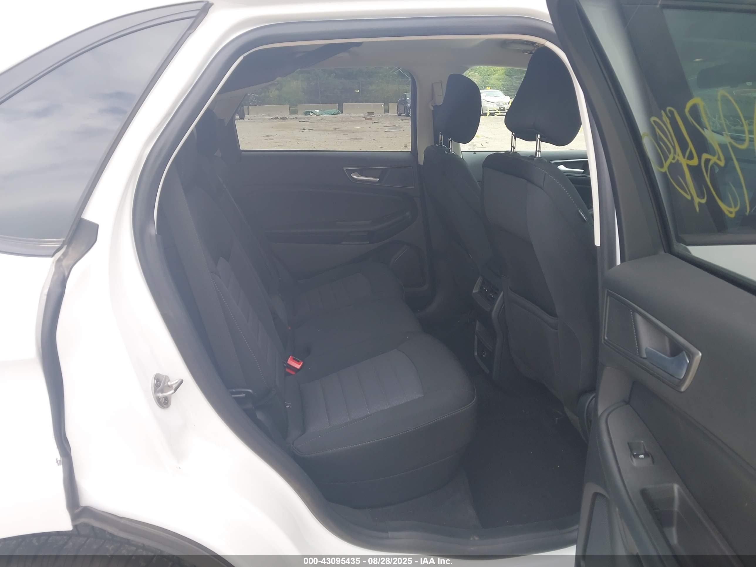 FORD EDGE image 8