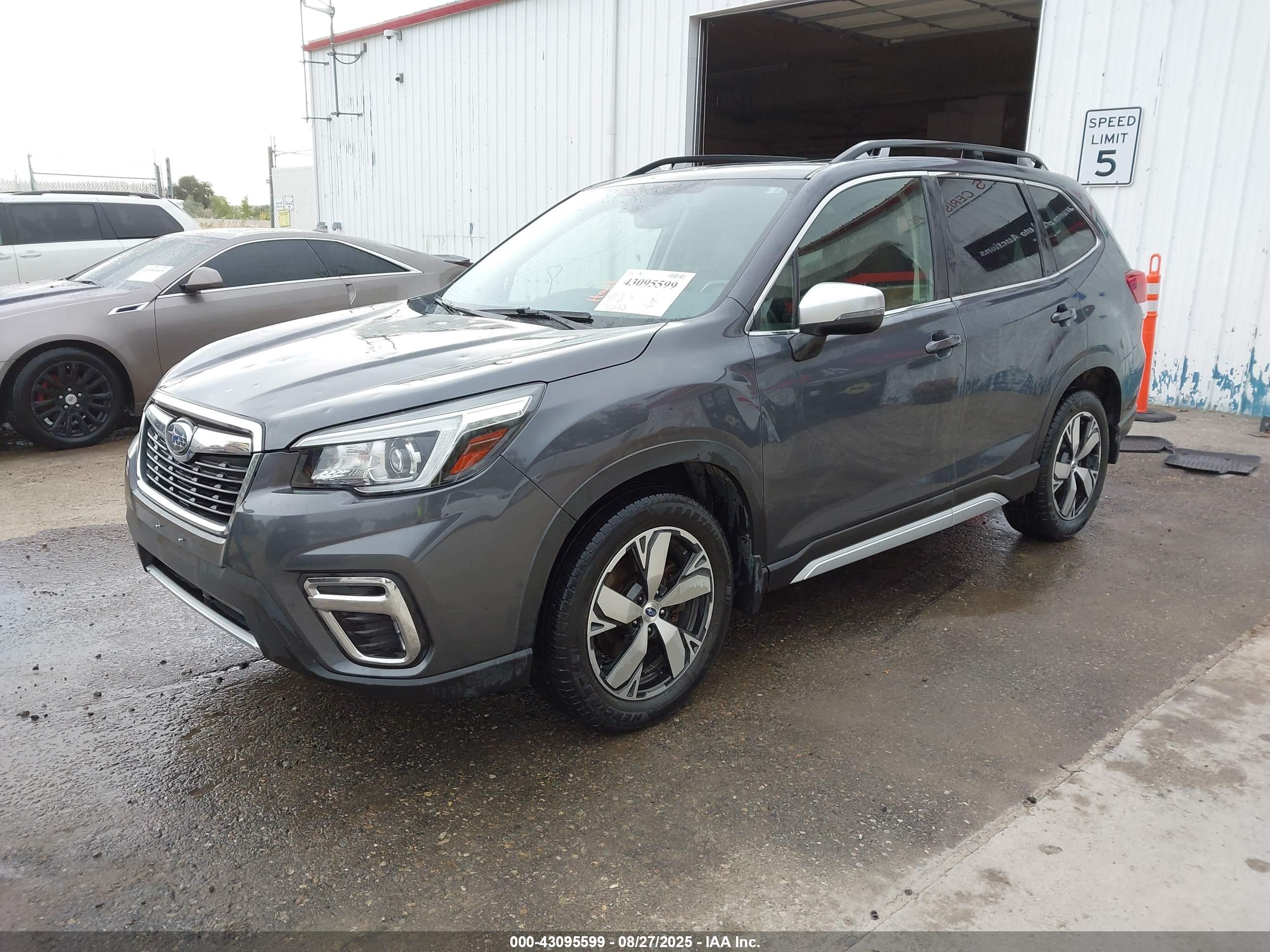 SUBARU FORESTER image 2